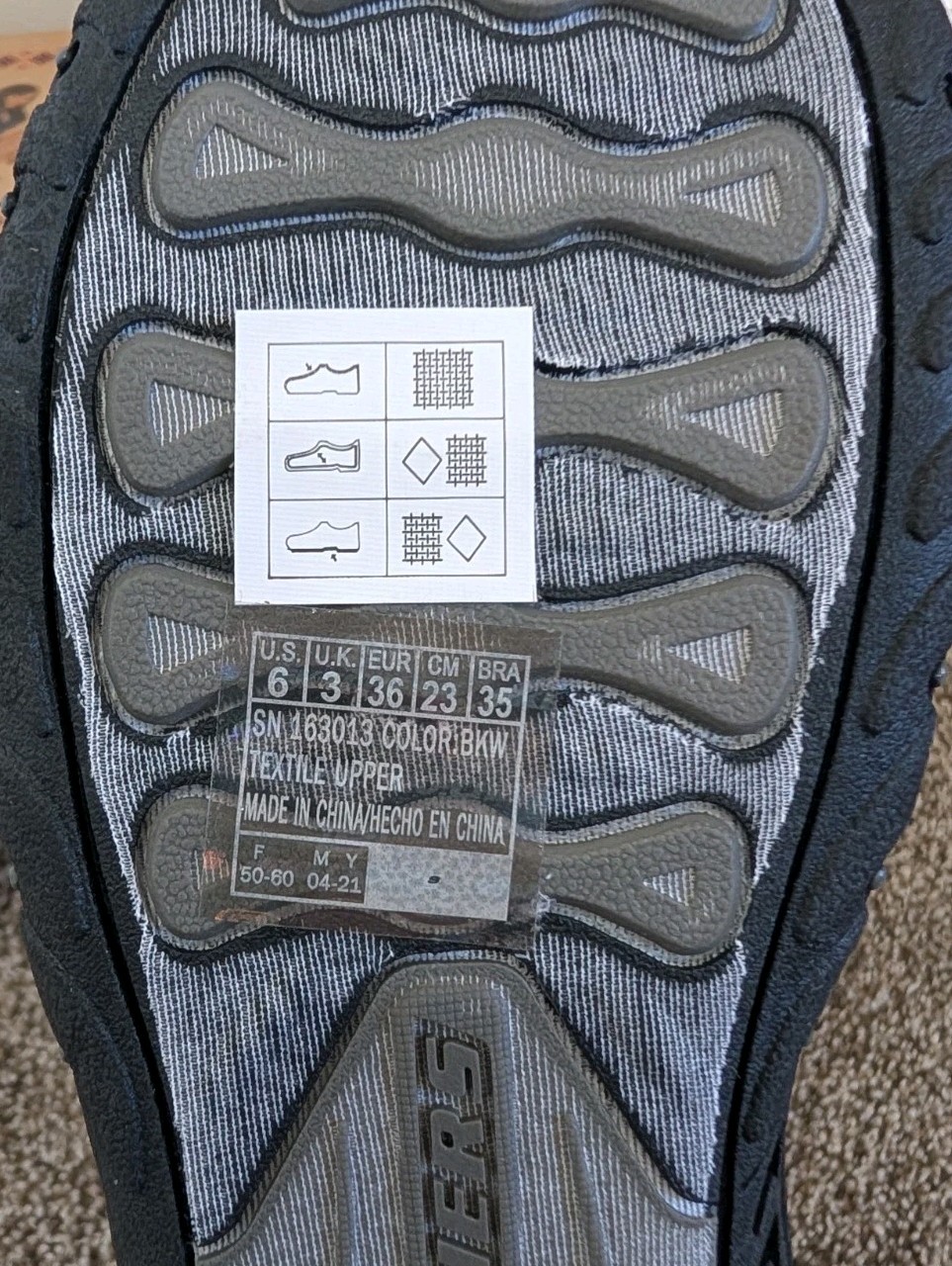 Size 6 Women’s Skechers Reggae Irie Mon Black/White Strappy Sandals 163013/BKW
