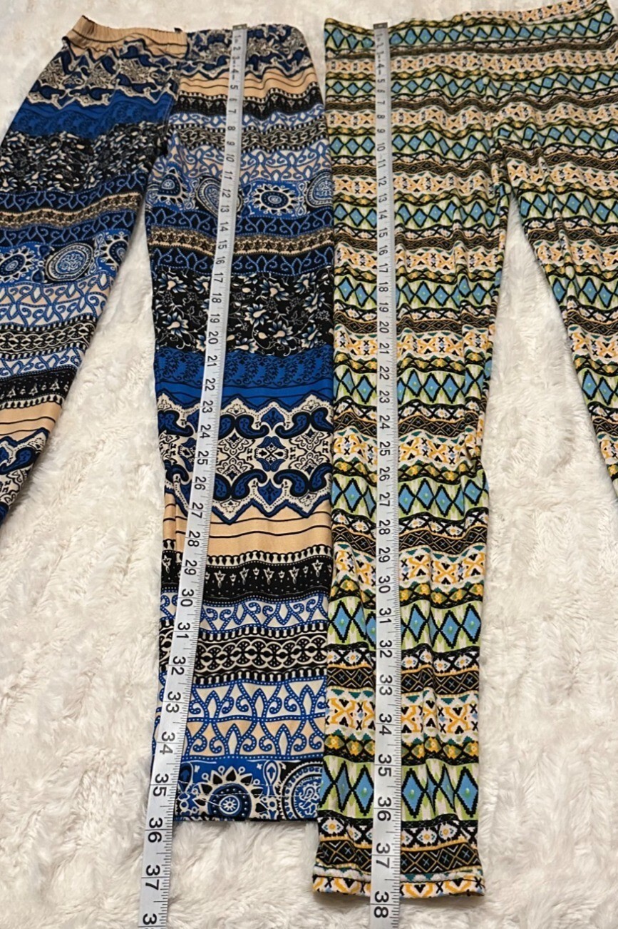 LOT of 2 Geometric Pattern Leggings Polyester Spandex Blend Women Size S/M-READ
