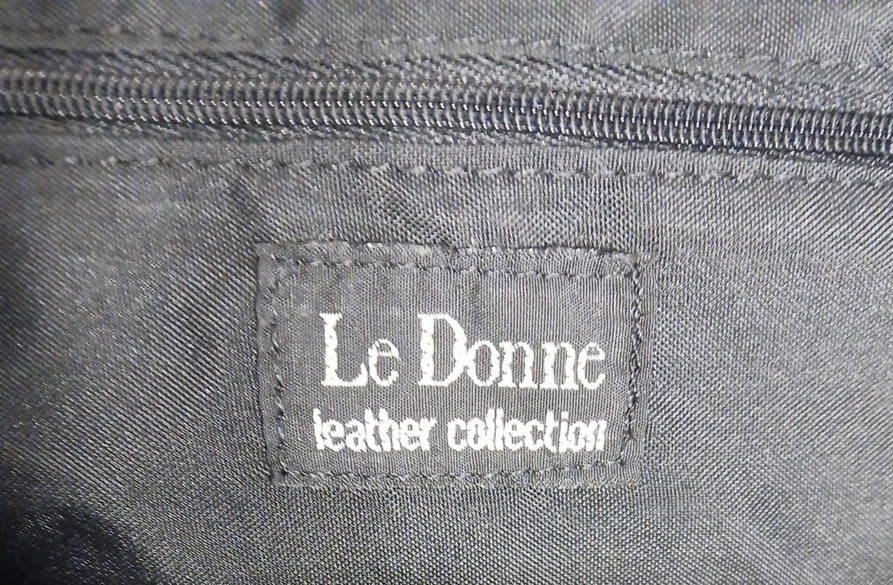 Le Donne Leather Multi-Pocket Backpack Black – Clean, Adjustable Straps, Travel