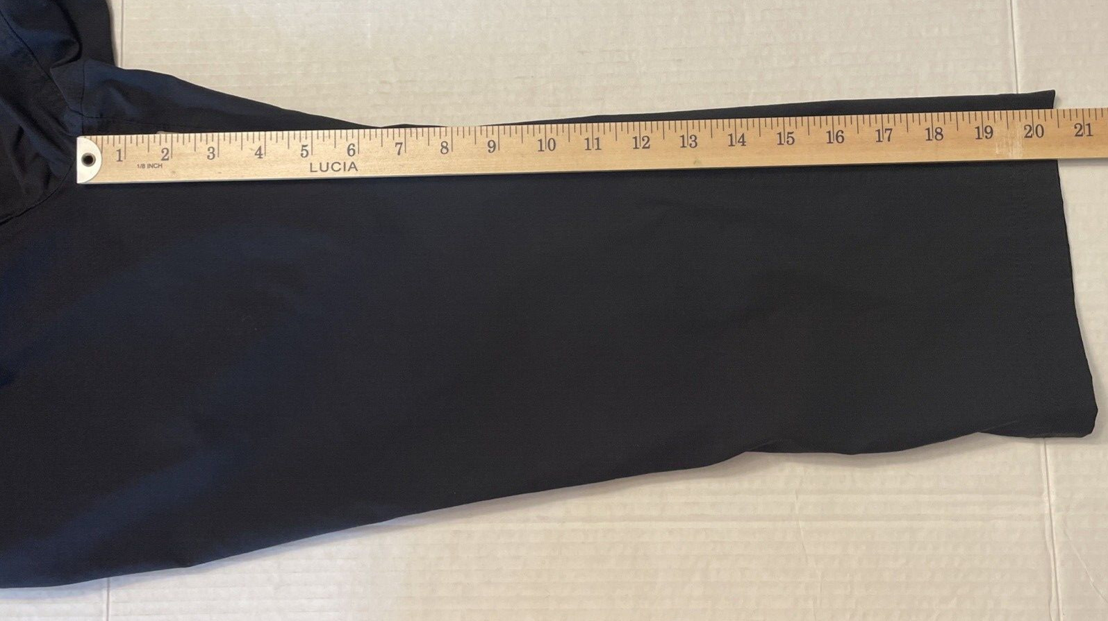 Eddie Bauer Rainier Capris Womens 8 Black