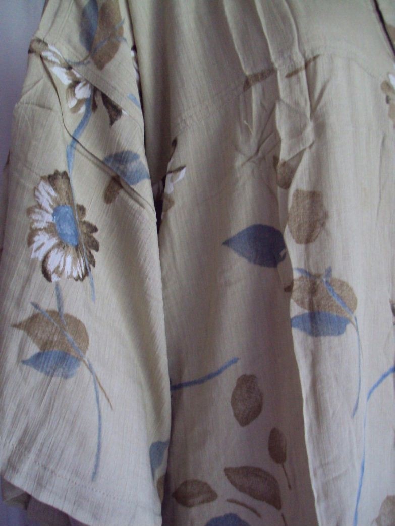 A4 Beige Blue Floral Batik ARTSY Crinkle Rayon Tunic Top Long Bust 68 2X 3X 4X