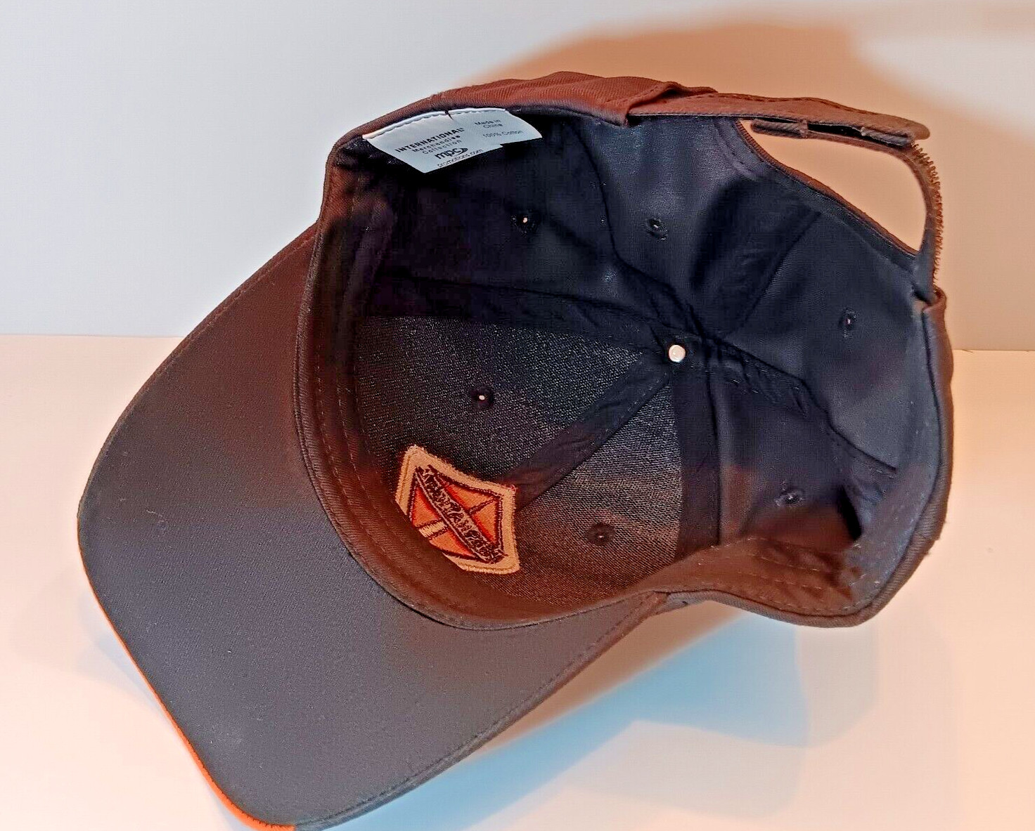 INTERNATIONAL Logo Trucker/ Tractor Velcro Back Hat Black Adjustable , new