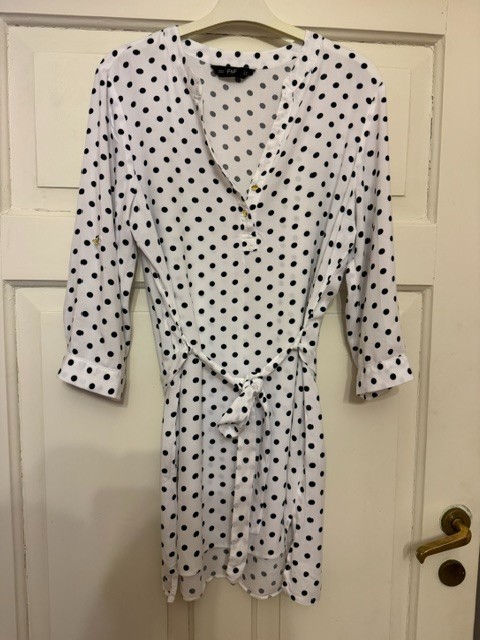 Women’s blouse 42 tunic white with black polka dots F&F with a viscose belt