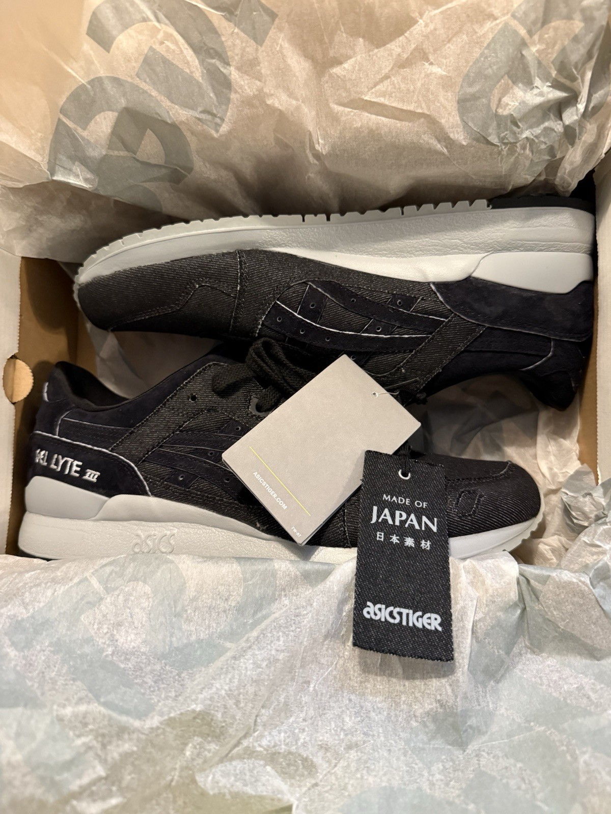 ASICS GEL-LYTE III Men’s Low Top Lace-Up Sneakers Mid Gray/Black H7ZNQ-9690