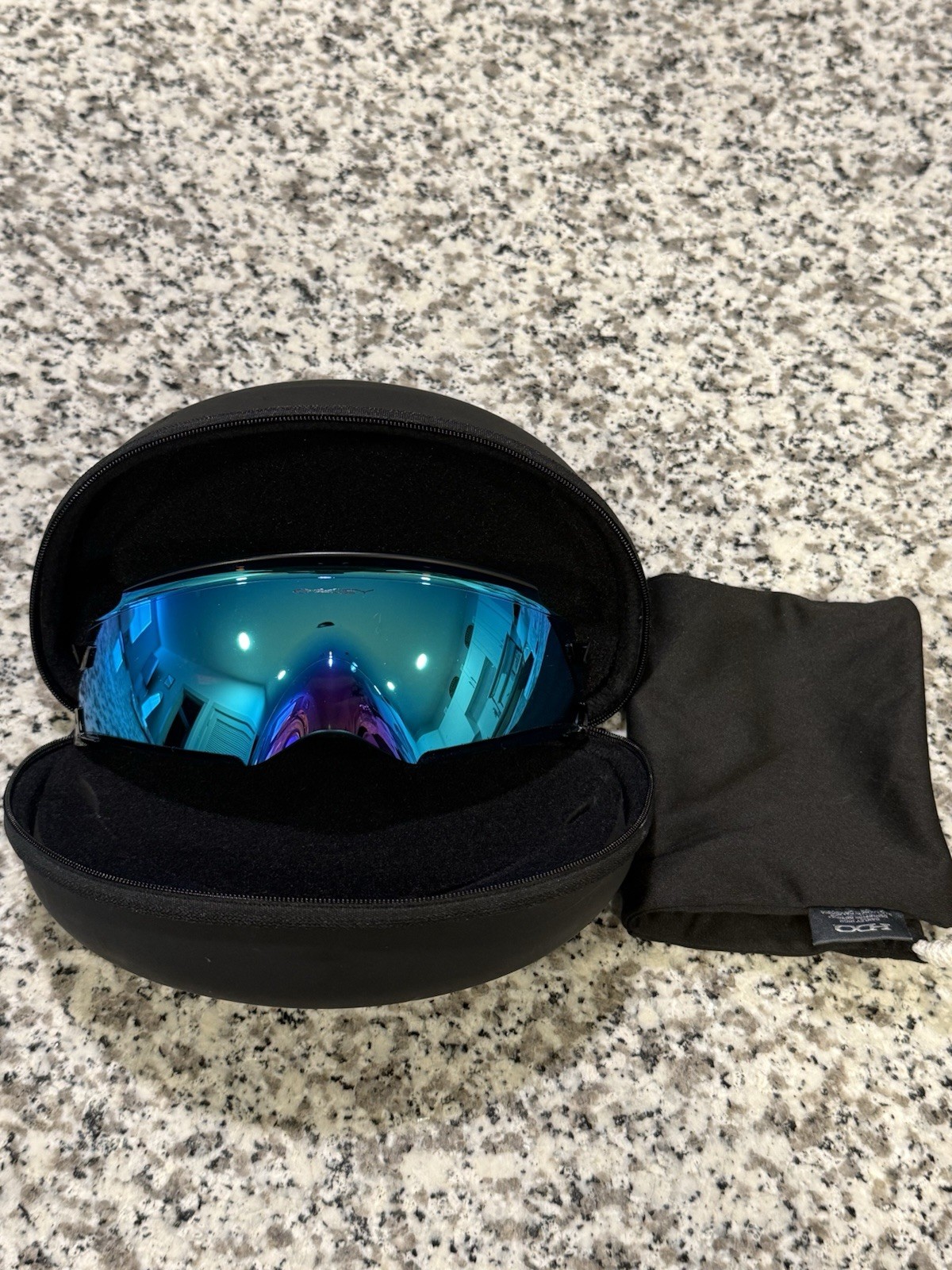 Oakley Kato Men’s Sunglasses – Prizm Sapphire, Standard Fit