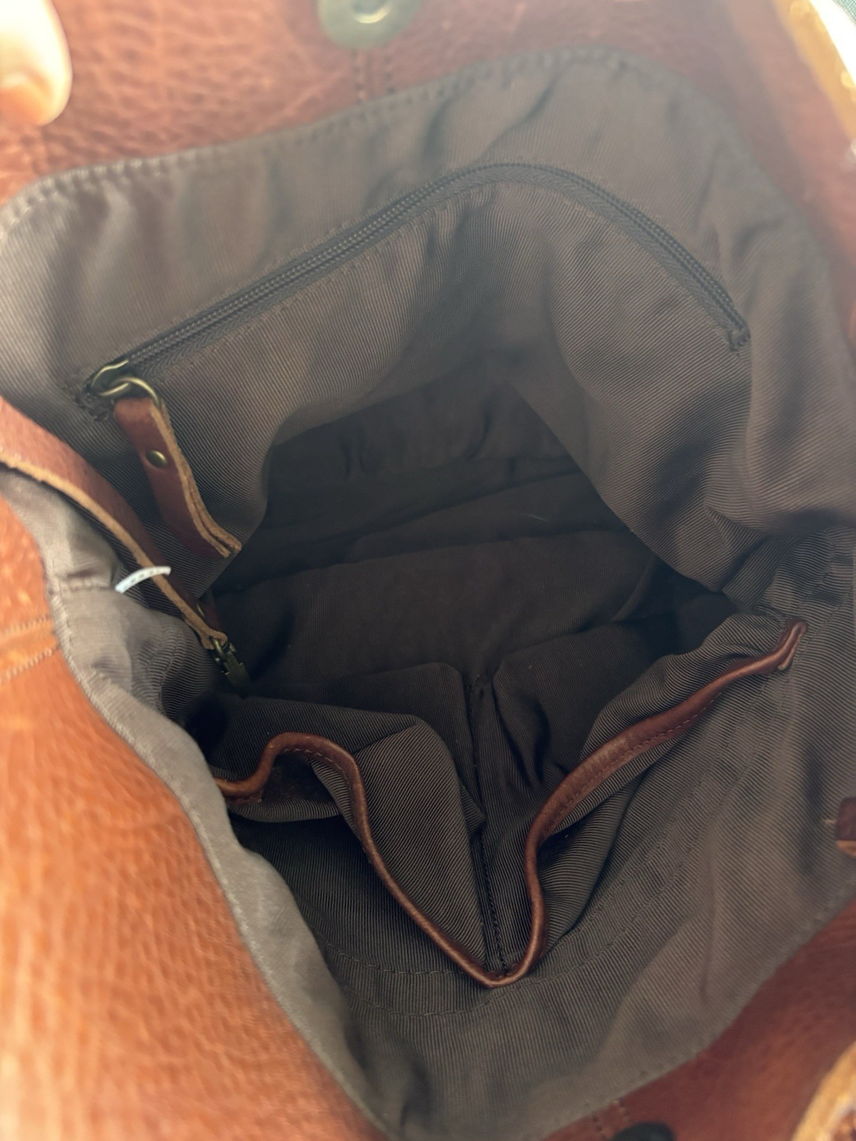 Duluth Trading Co. Brown Pebbled Shoulder Bag Zip Adjustable Strap Dust Bag