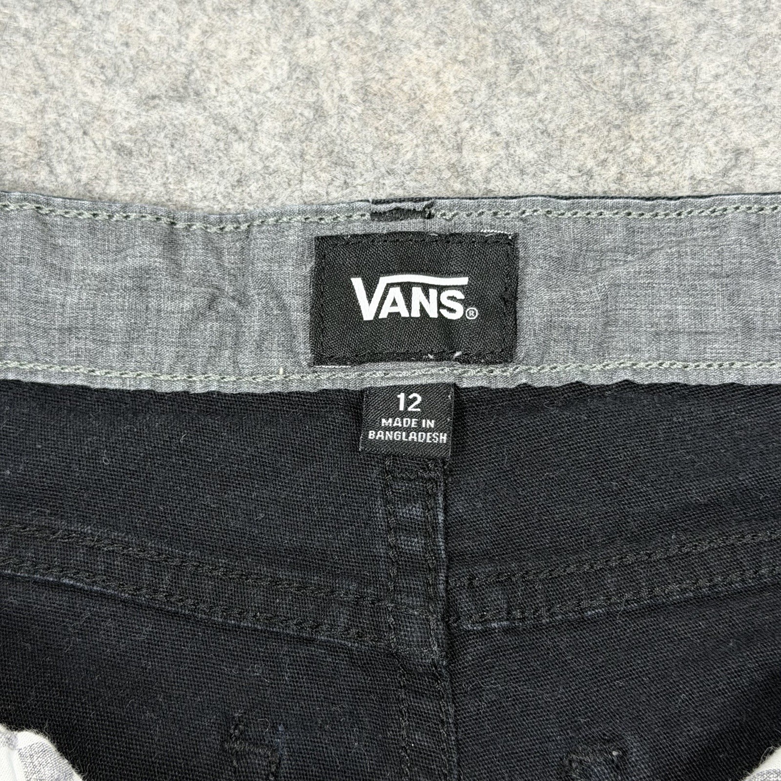 Vans Shorts Denim Jean Shorts Youth Boy’s Size 12 (Actual Fits 25.5×8.75) Black