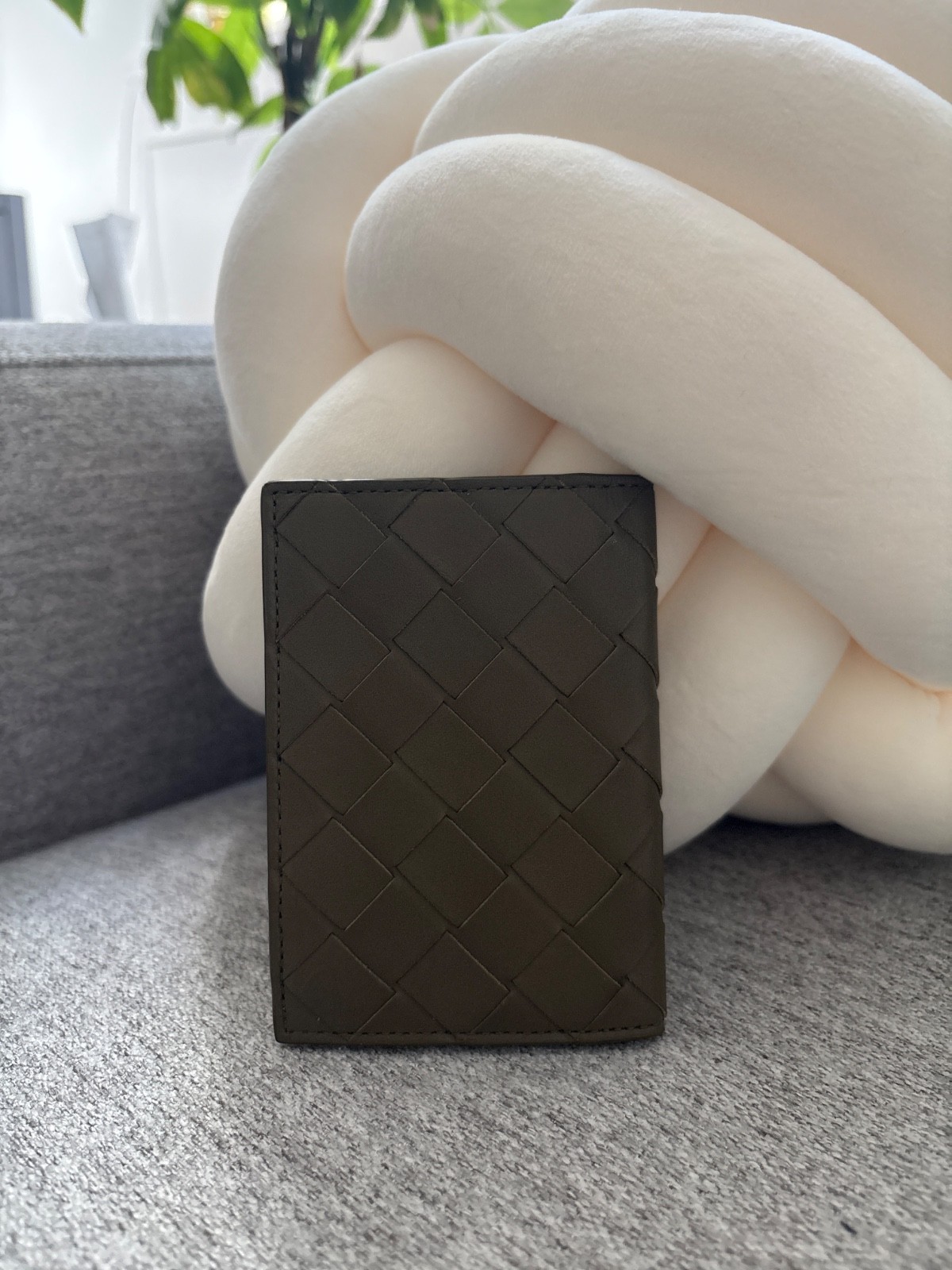Bottega Veneta Intrecciato Card Holder Wallet Olive Green Leather