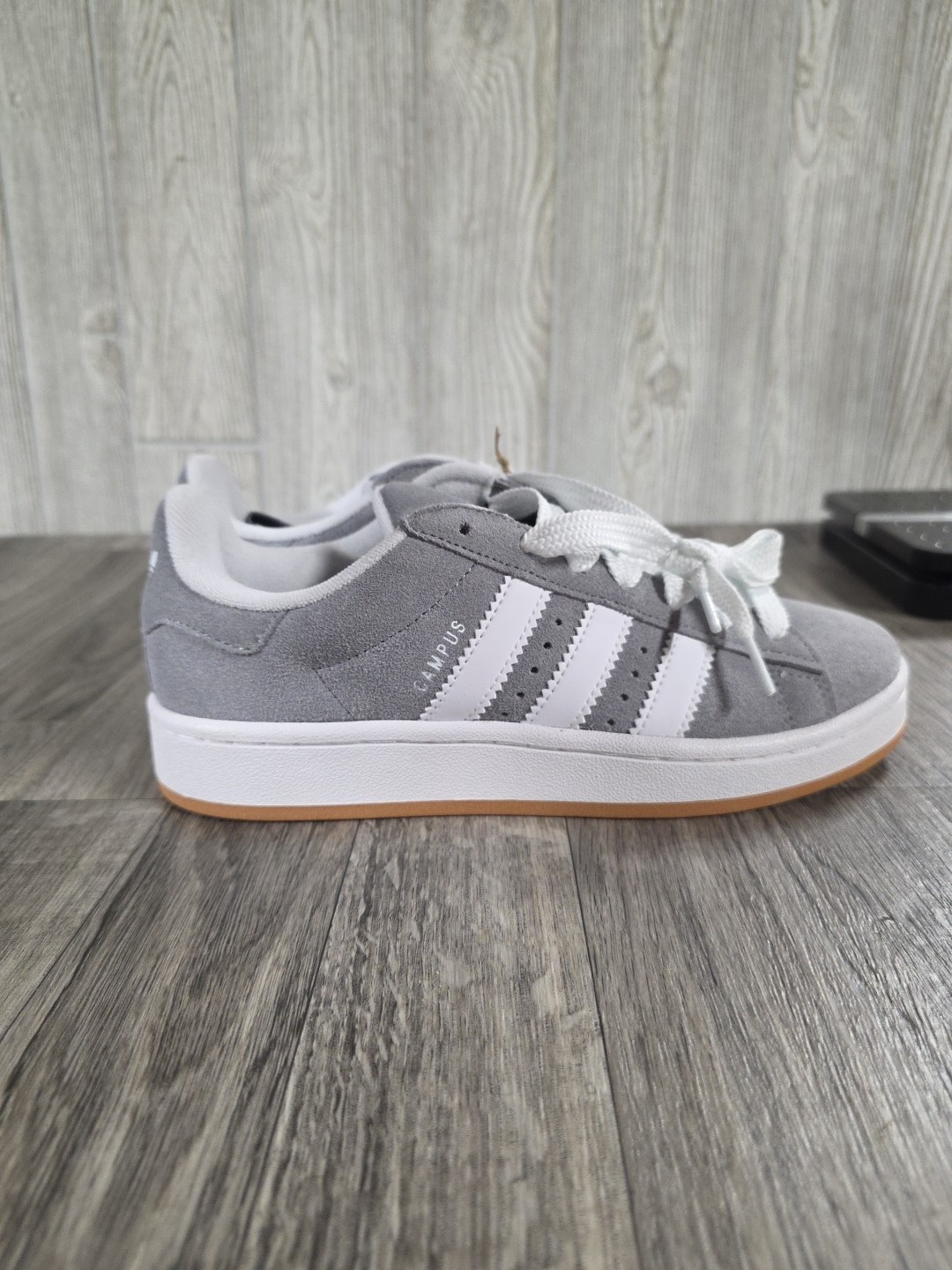 Adidas Campus 00s J Sneakers Suede Gray White Gum Boys Size 5 1/2 D NEW NO BOX!