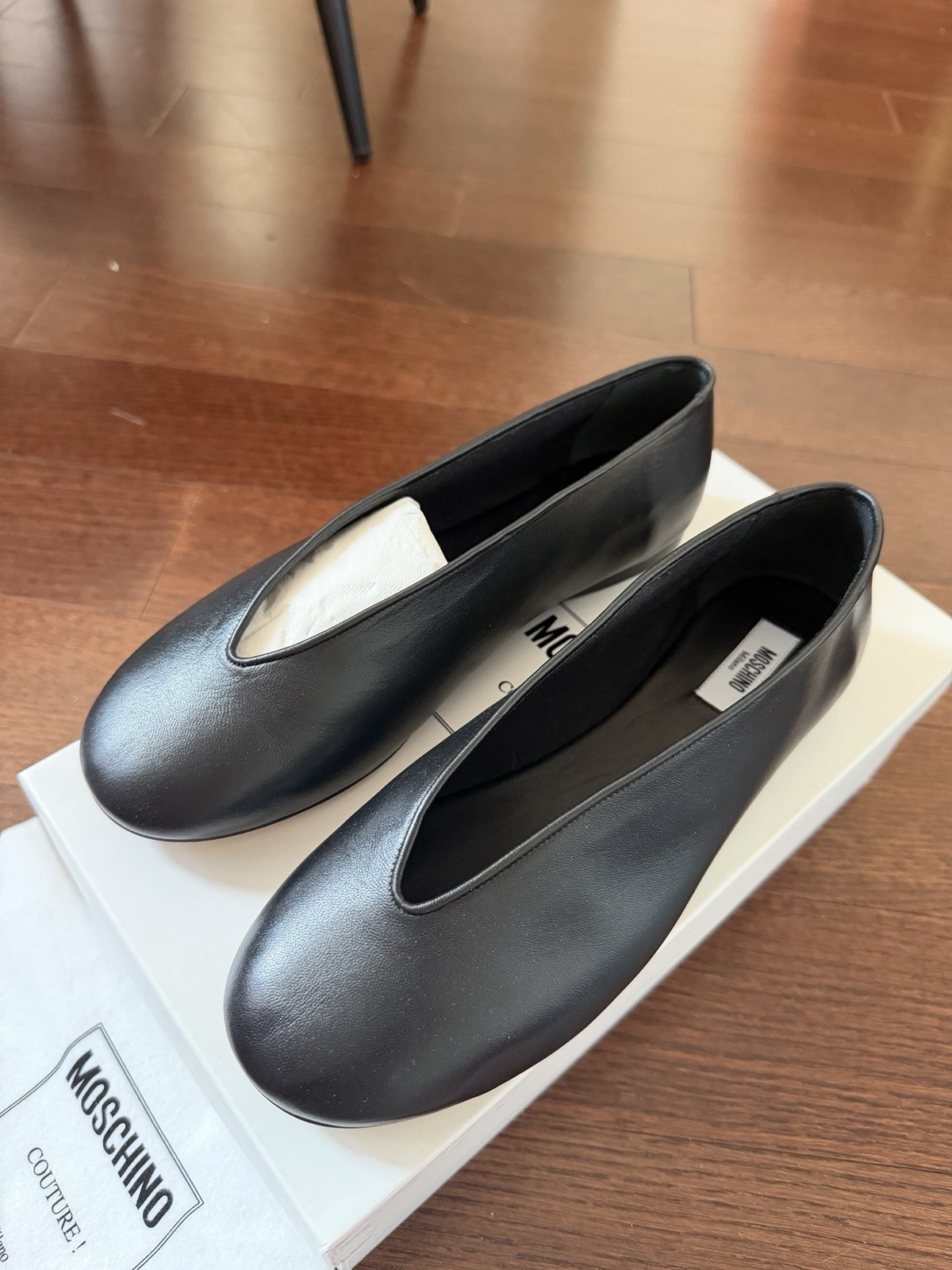 Moschino Women’s Black Leather Slip-On Ballet Flats Round Toe Logo EU37.5