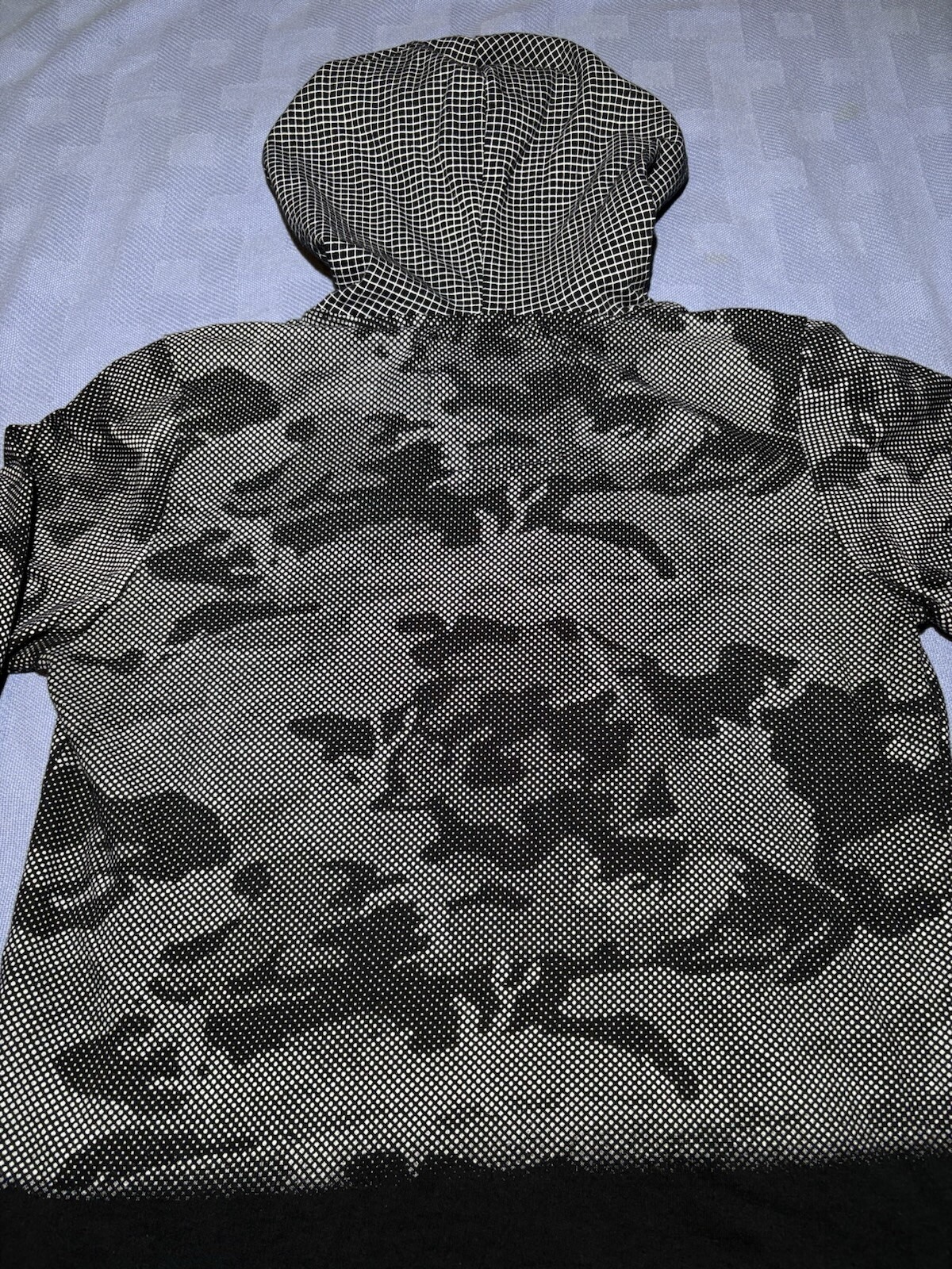 Superior Lifestyle New York Long Sleeved Hoodie Size Medium, No Draw String