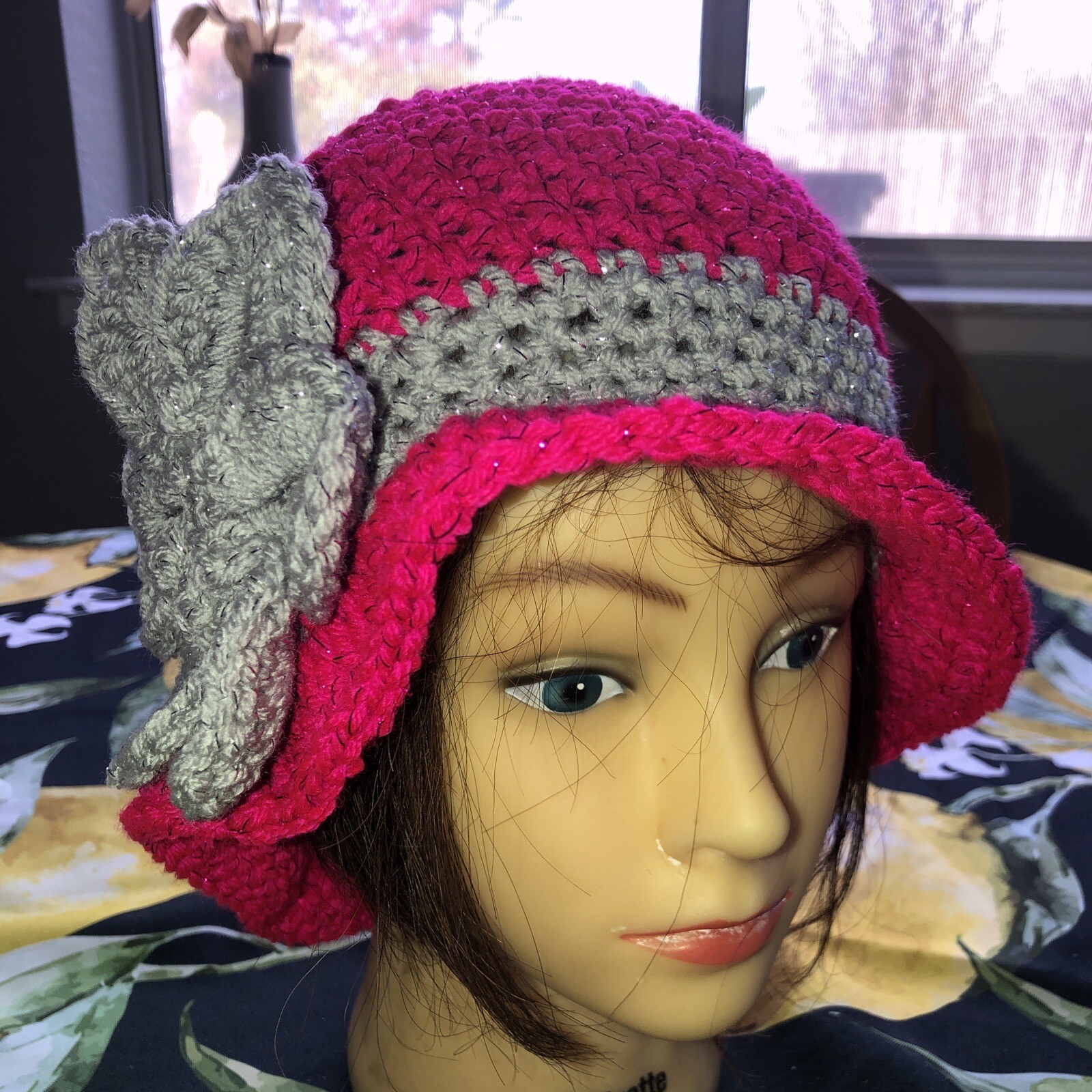 Fushia PINK SILVER Sparkly WINTER CLOCHE BEANIE CAP FLAPPER HAT HAND CROCHET new