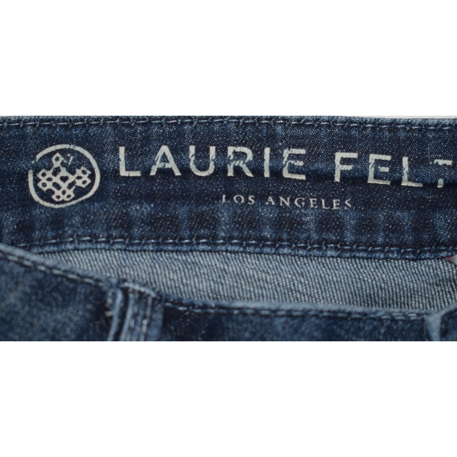 Laurie Felt Los Angeles Classic Weekender Crop Jeans Blue Denim 10 A367030