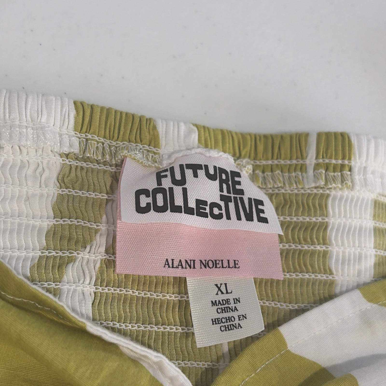 Future Collective Crop Top Sz XL Women’s Green White Puff Sleeved Sweetheart