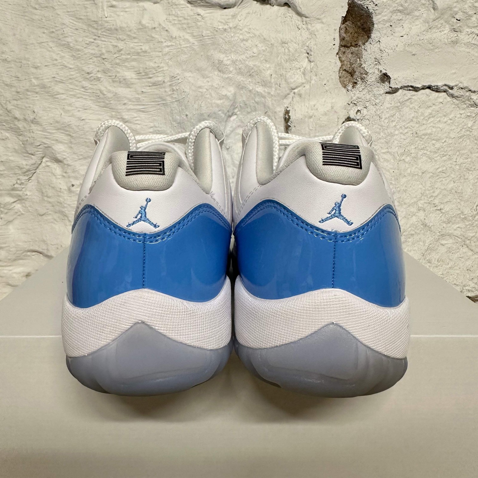 Air Jordan 11 Low University Blue Men’s Size 11.5 Pre-owned Sneakers FV5104-100