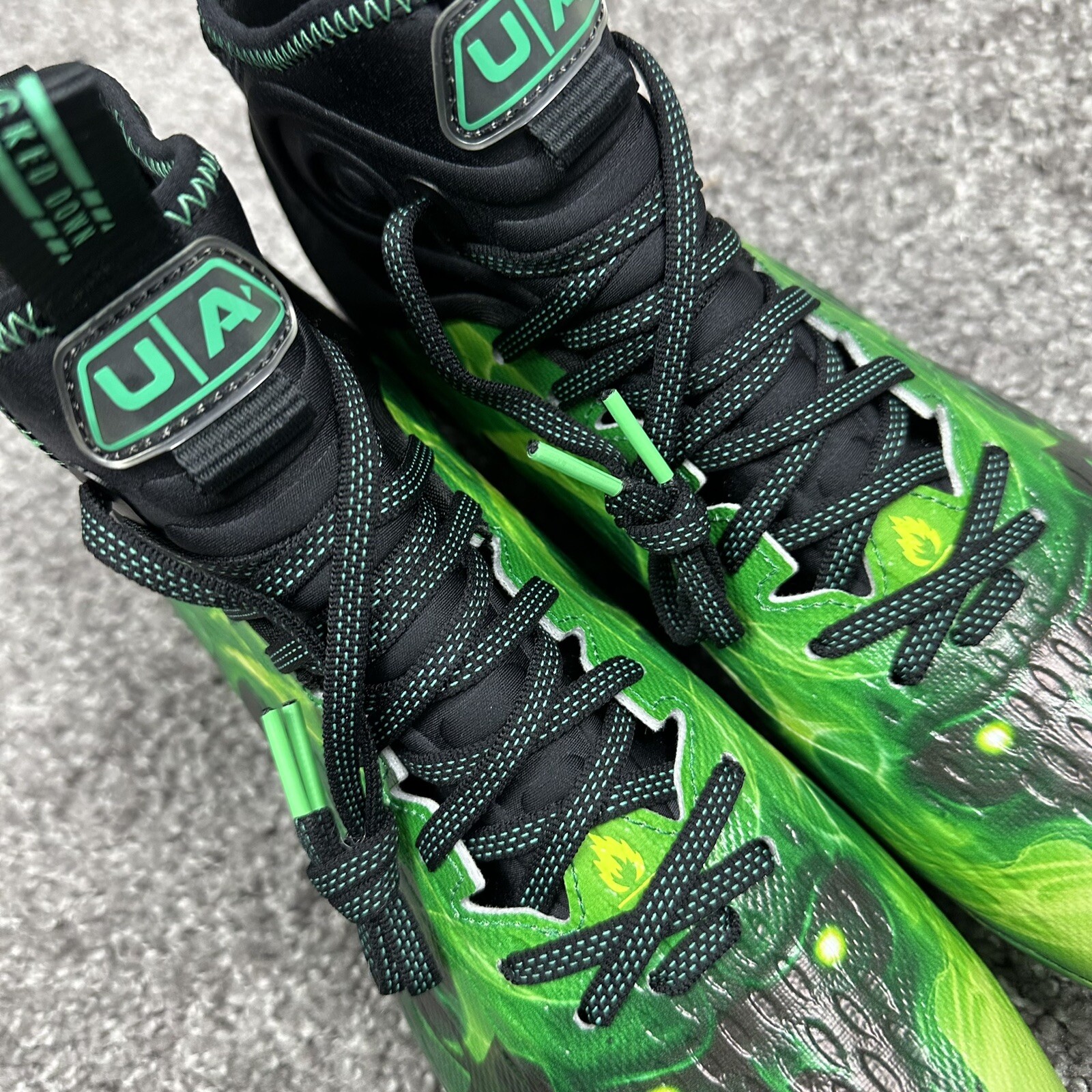 Under Armour UA Spotlight Lux MC LE Slime Green Mens Football Cleats Size 11.5