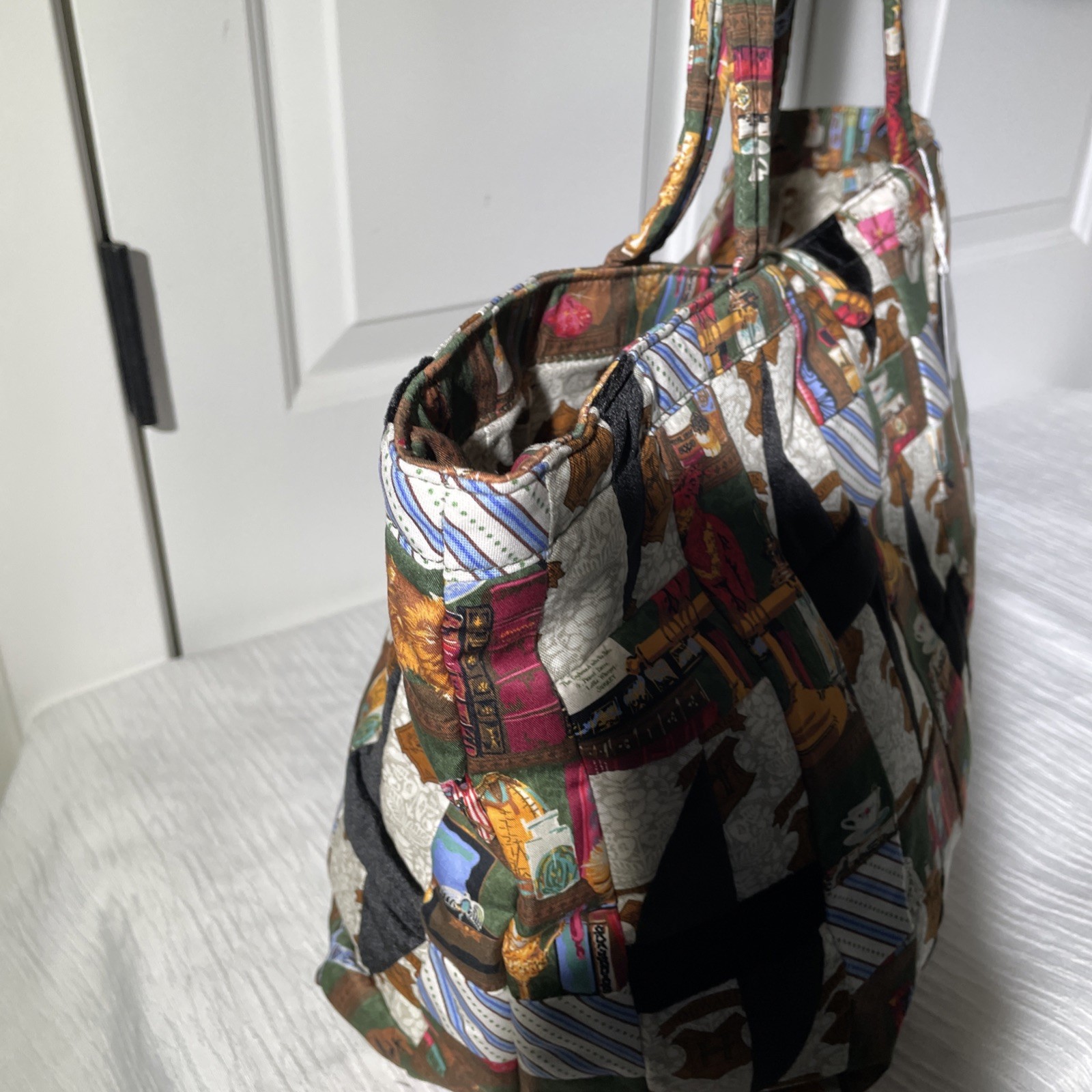 NWT VERA BRADLEY Hathaway Tote, Hogwart’s Library Patchwork/Harry Potter $160