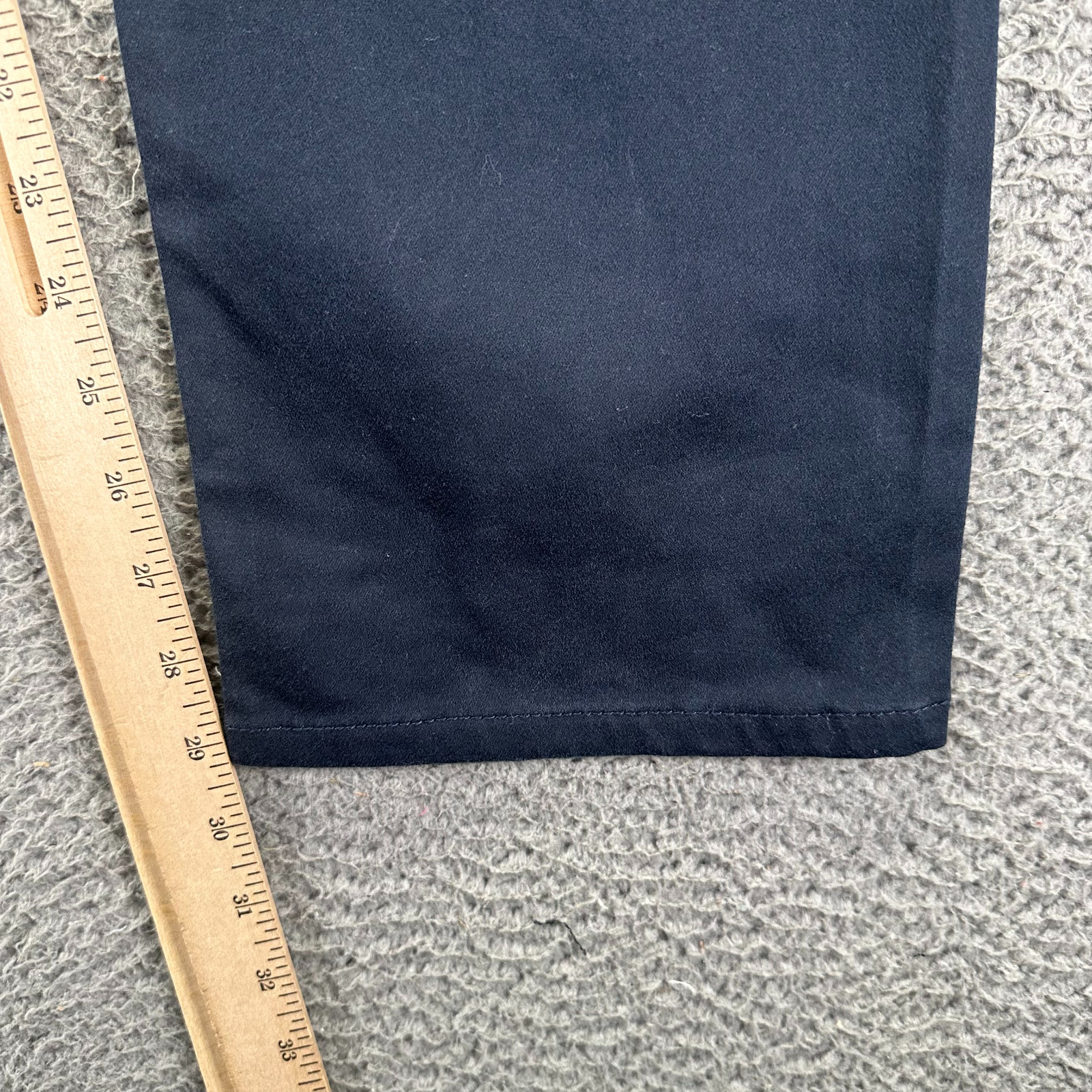 Izod Jeans Mens 36×30 Blue Cotton Denim Straight Leg Workwear Travel Stretch