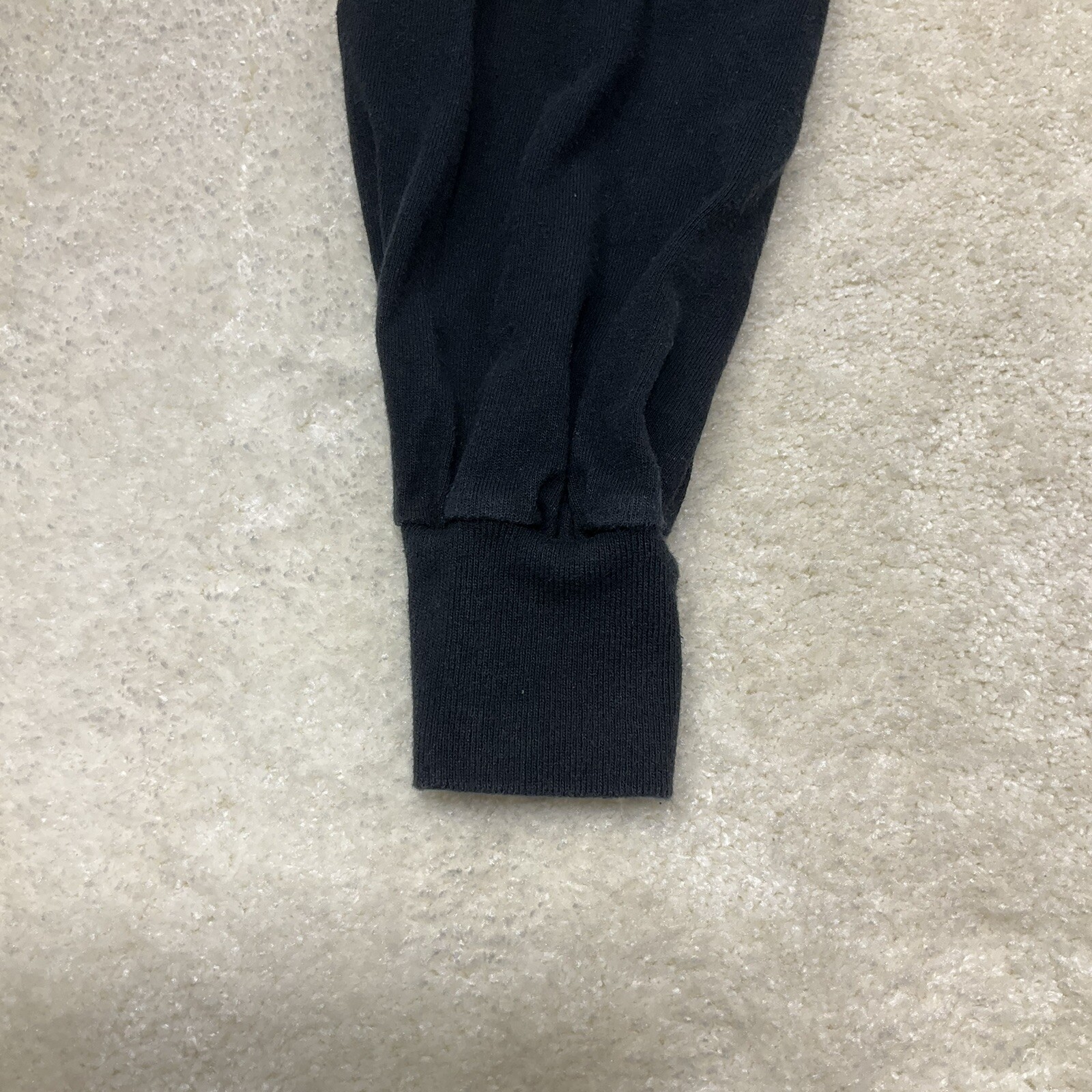 Gildan Mens Size M America’s Game Navy Vs Army 2019 Long Sleeve Black T-Shirt