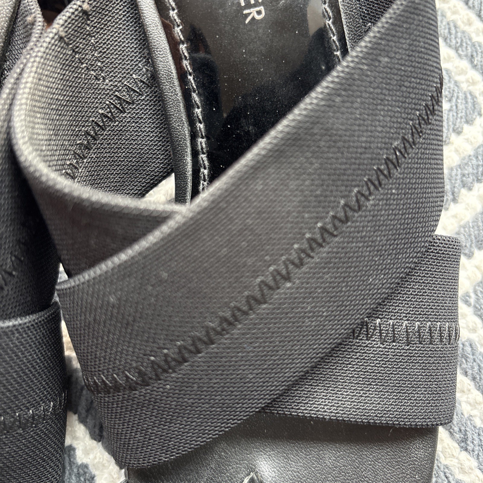 Donald J Pliner Mara Black Slip-On Sandals Size 7