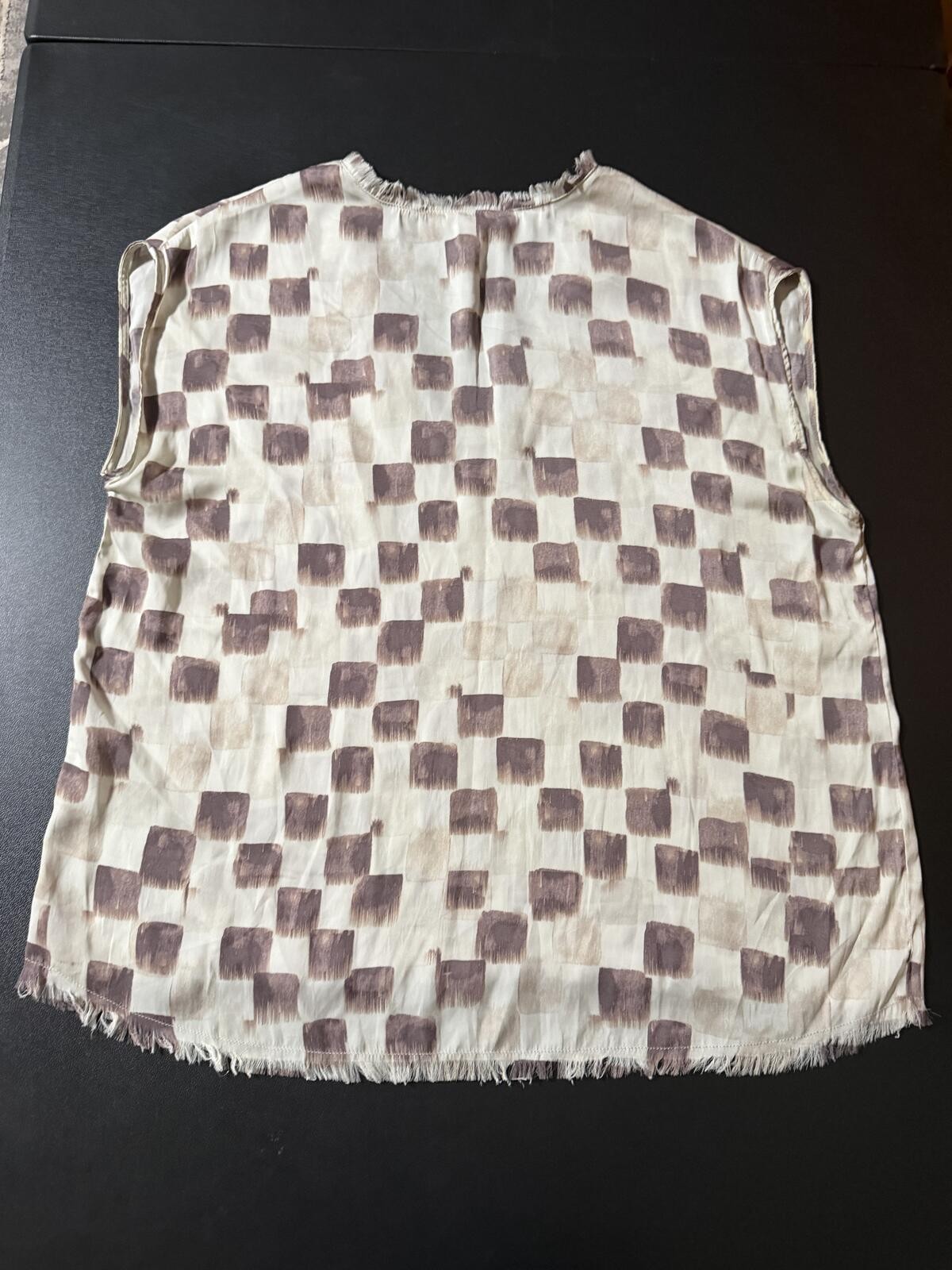 Grade & Gather Women’s Small Abstract Print Frayed Hem Sleeveless V-Neck Blouse