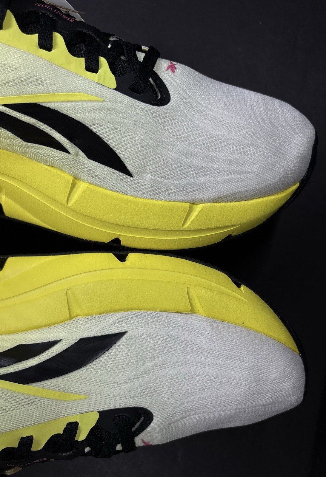 Reebok Zignition Electric Yellow Black Mens Size 9 Max Cushion Running Shoes