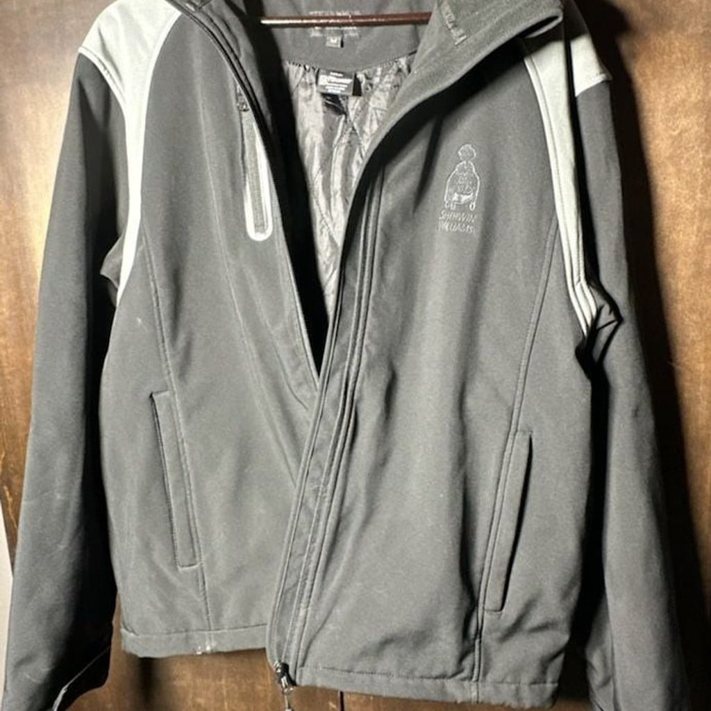 High performance Outerwear Fersten Worldwide fleece waterproof toggle hood M