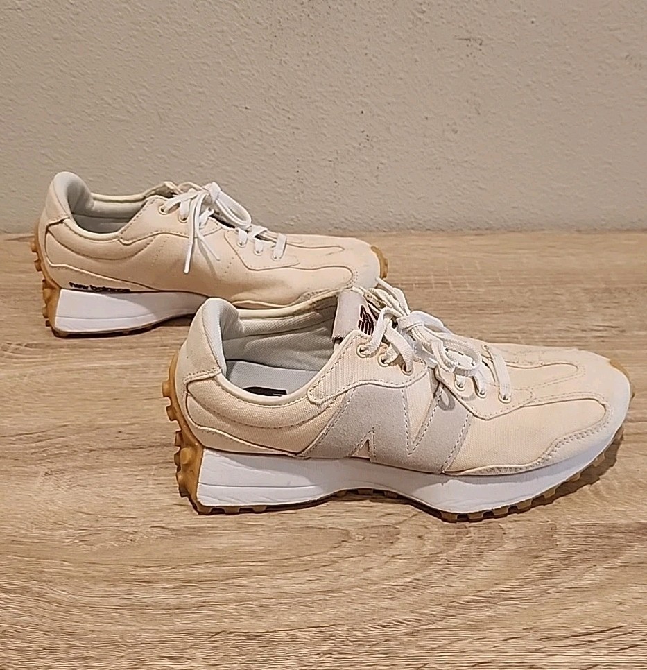 New Balance 327 WS327US Beige/Off White/Gum Size Womens 8.5 / Mens 7
