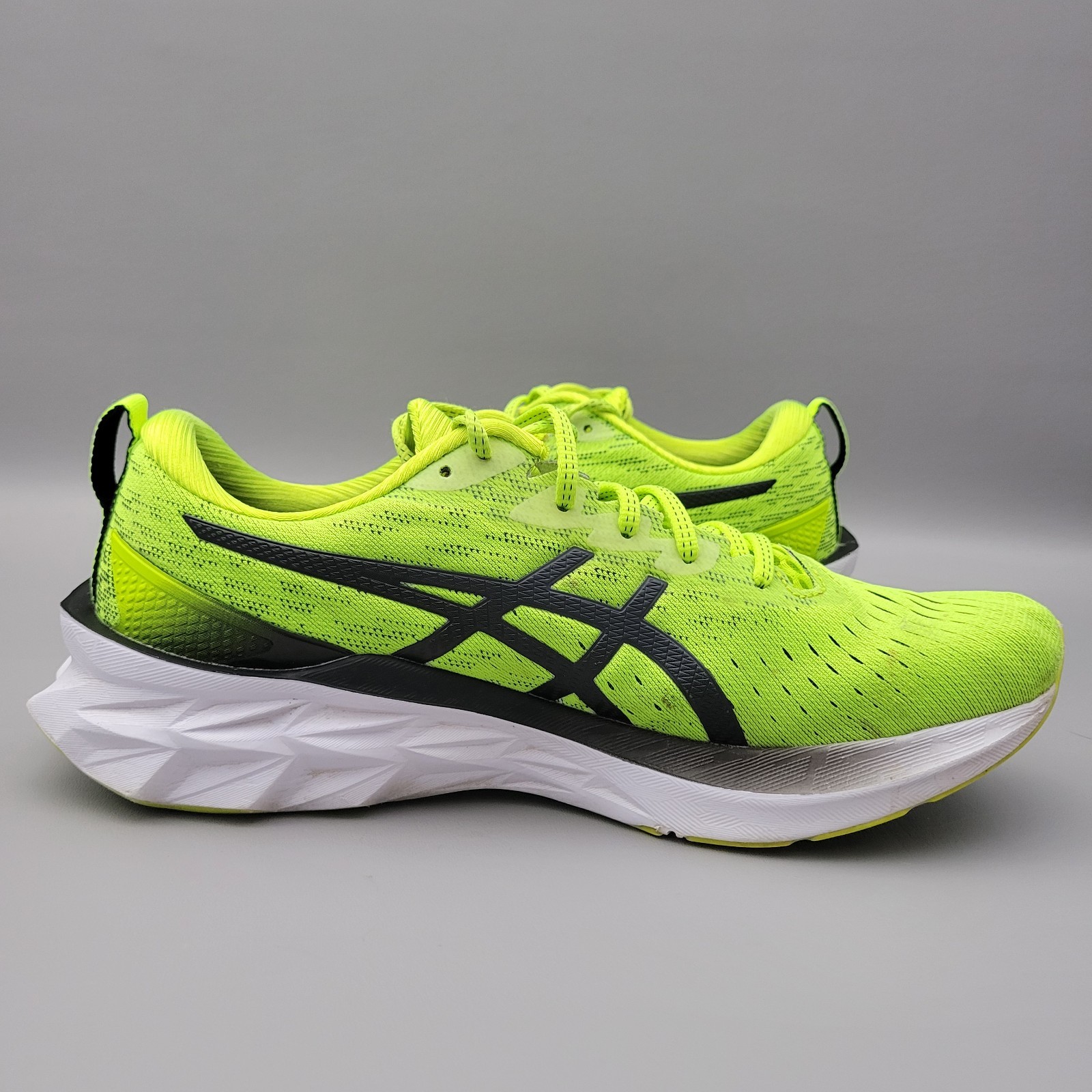 ASICS Novablast 2 Shoes Mens Size 12 Green FF Blast Running Trainer 1011B192
