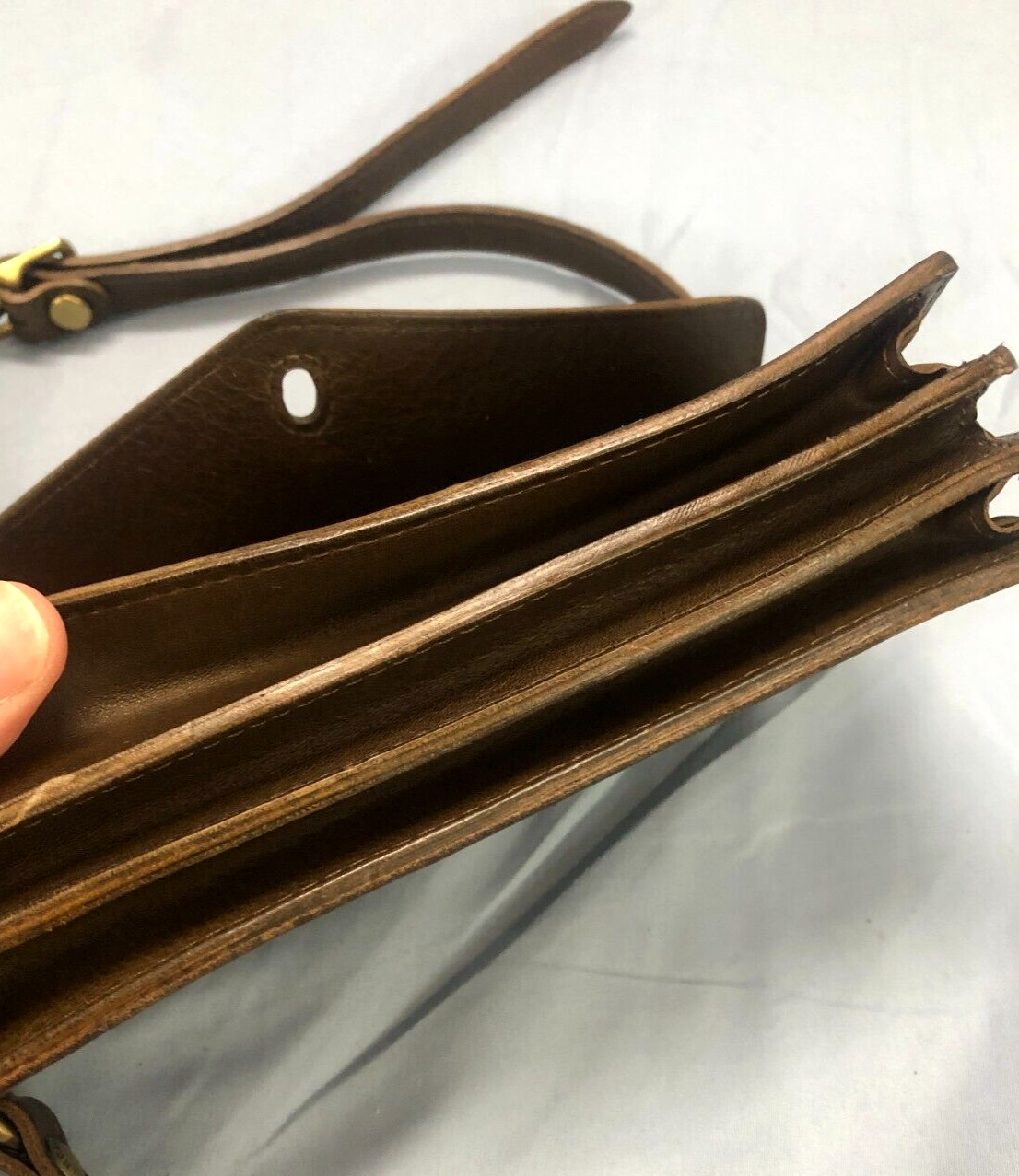 LIANCA CENTRAL Hong Kong BROWN LEATHER Brass Hardware CROSSBODY WALLET CLUTCH