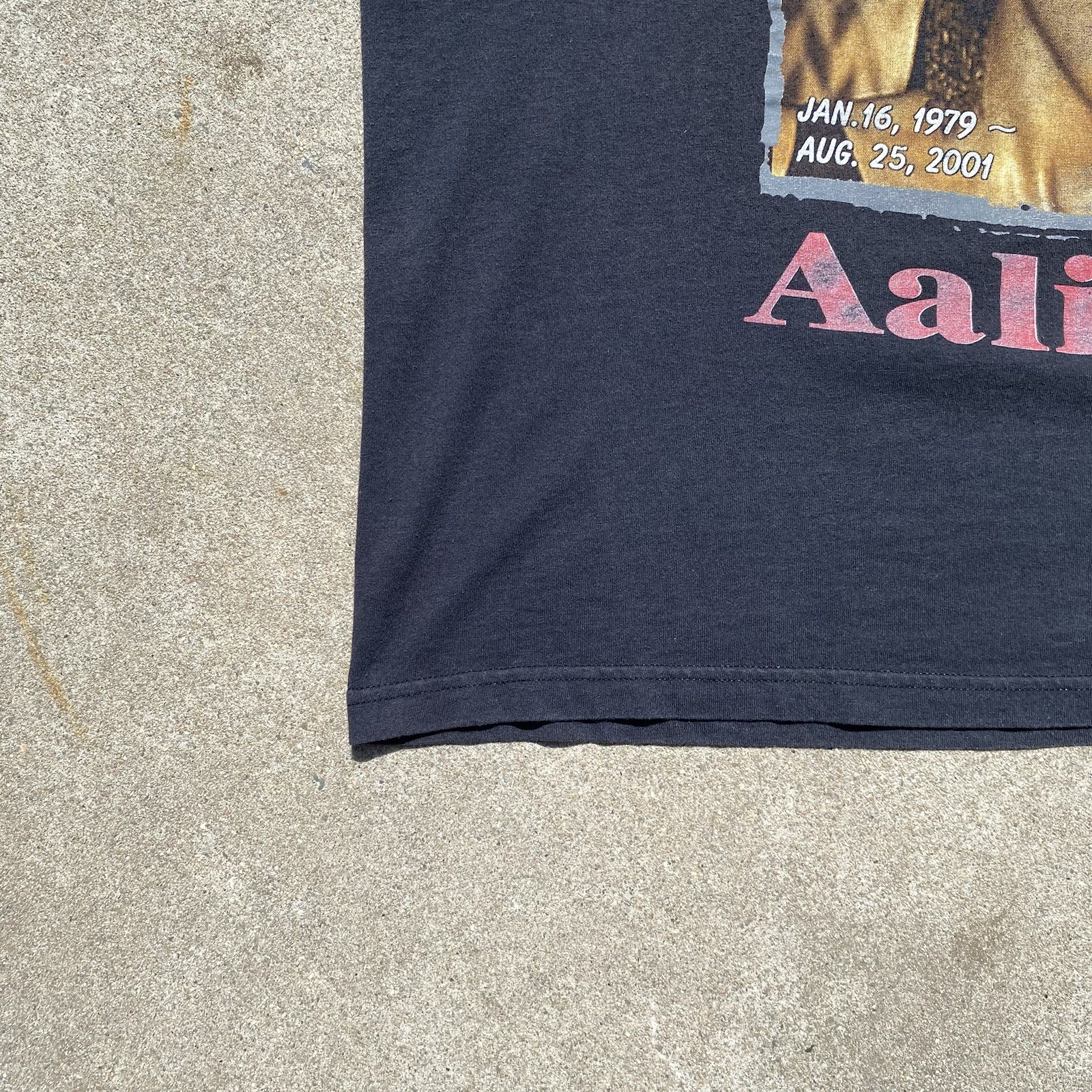 2001 Aaliyah Try Again Memorial Rap Tee Style T Shirt Size XL Boxy 26×27.5