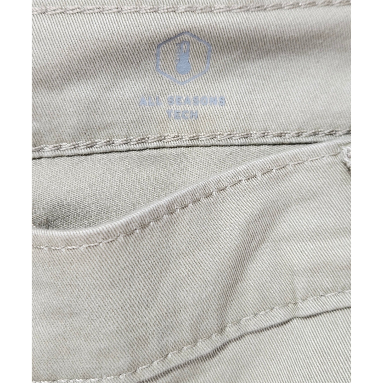 Levi’s 541 Athletic Taper Men’s 48×29 Khaki Solid All Seasons Tech Stretch NWT