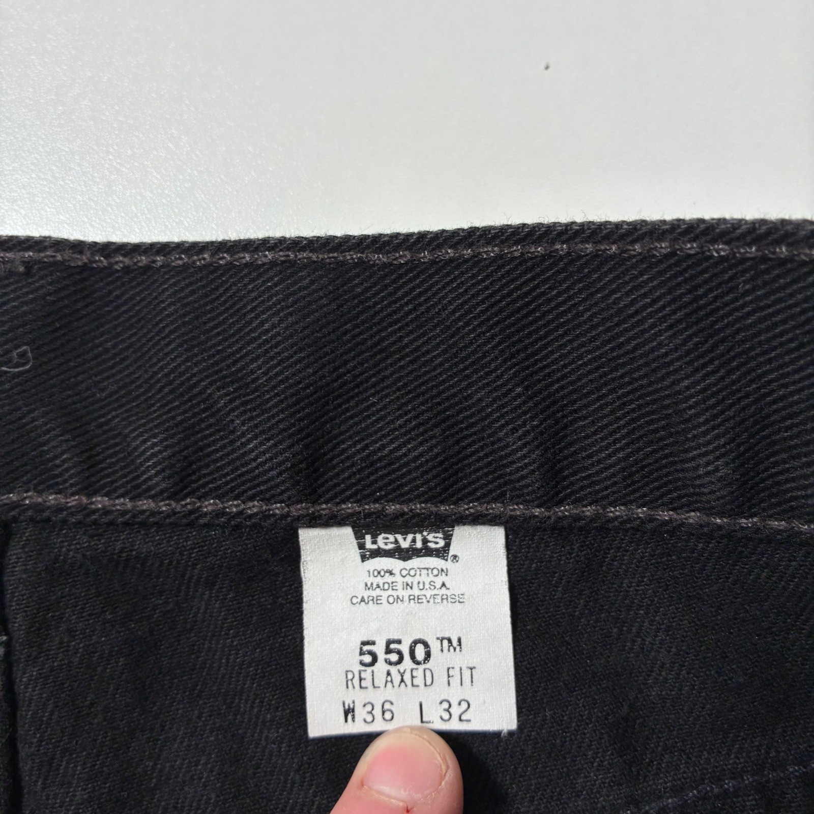 Vintage 2001 Levi’s 550 Relaxed Jeans 34×32 Black Made in USA Y2K (Tag 36×32)