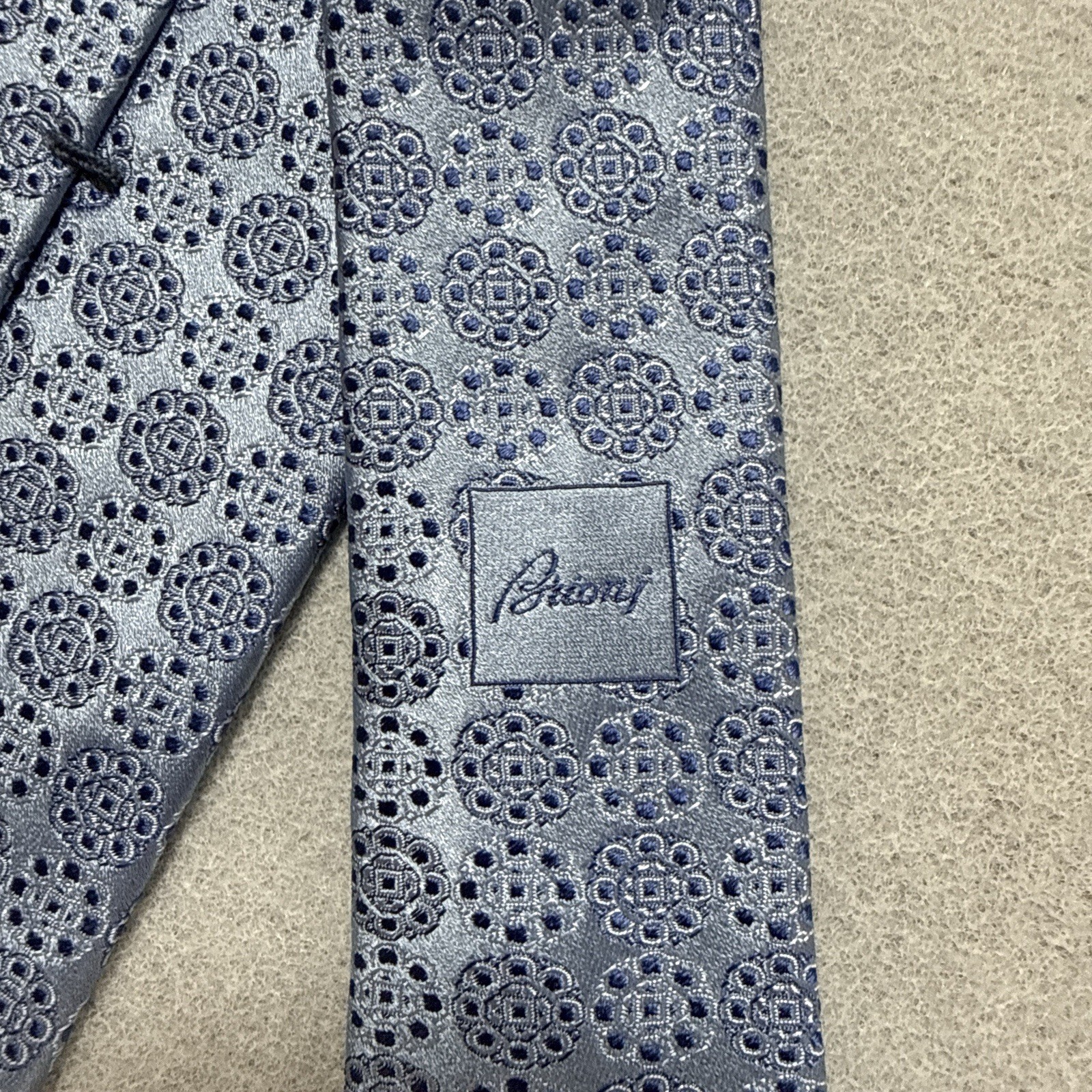 Brioni Silk Tie Blue Silver Medallion Floral Geometric Pattern 9cm Made in Italy