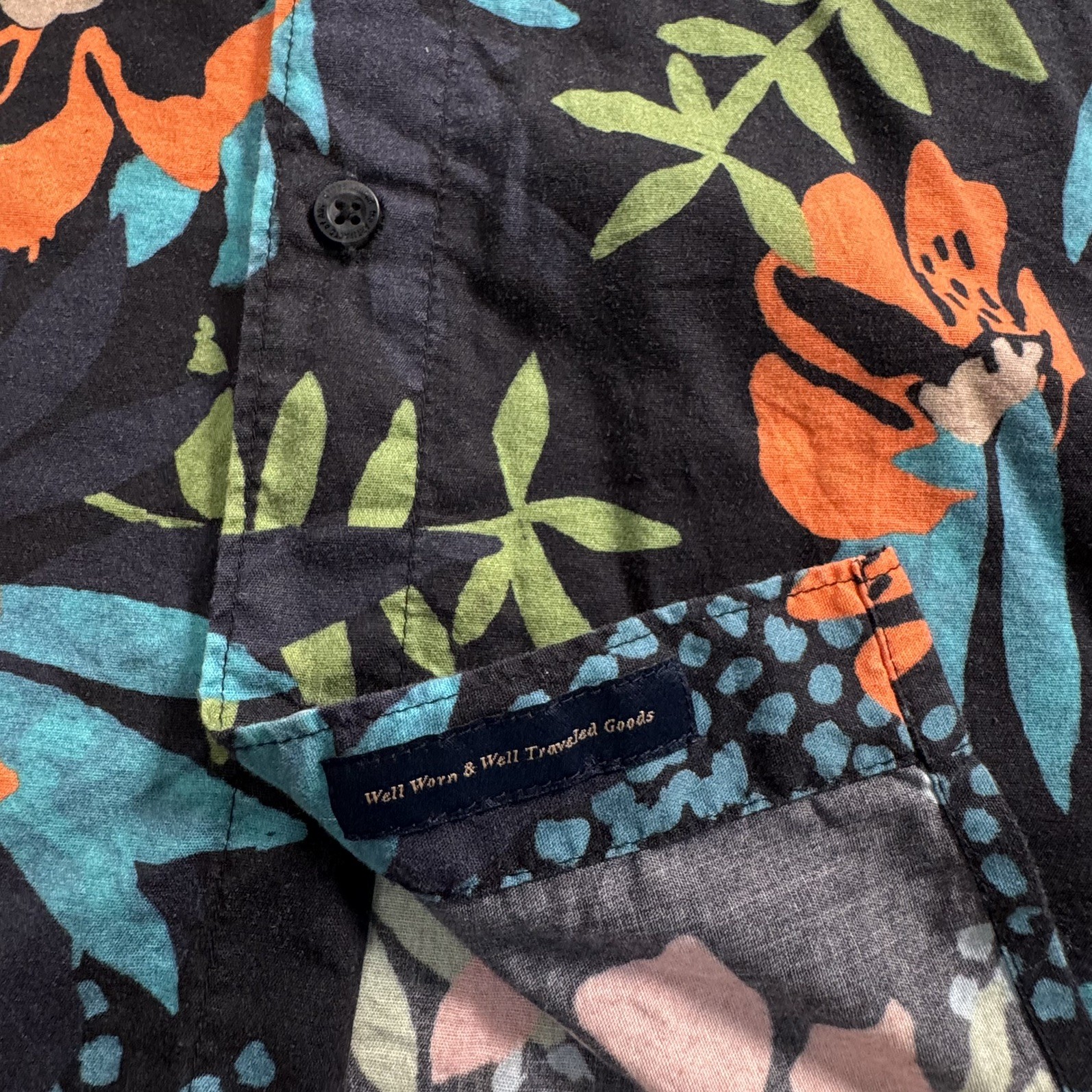 Roark Men’s Shirt Small Tropical Floral Classic Short Sleeve Button Up Outdoors