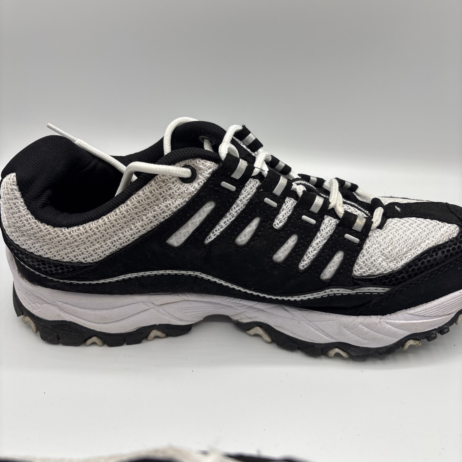 AVIA Women’s 5000 Performance Sneakers Odor Control Memory Foam Insole Size 8.5