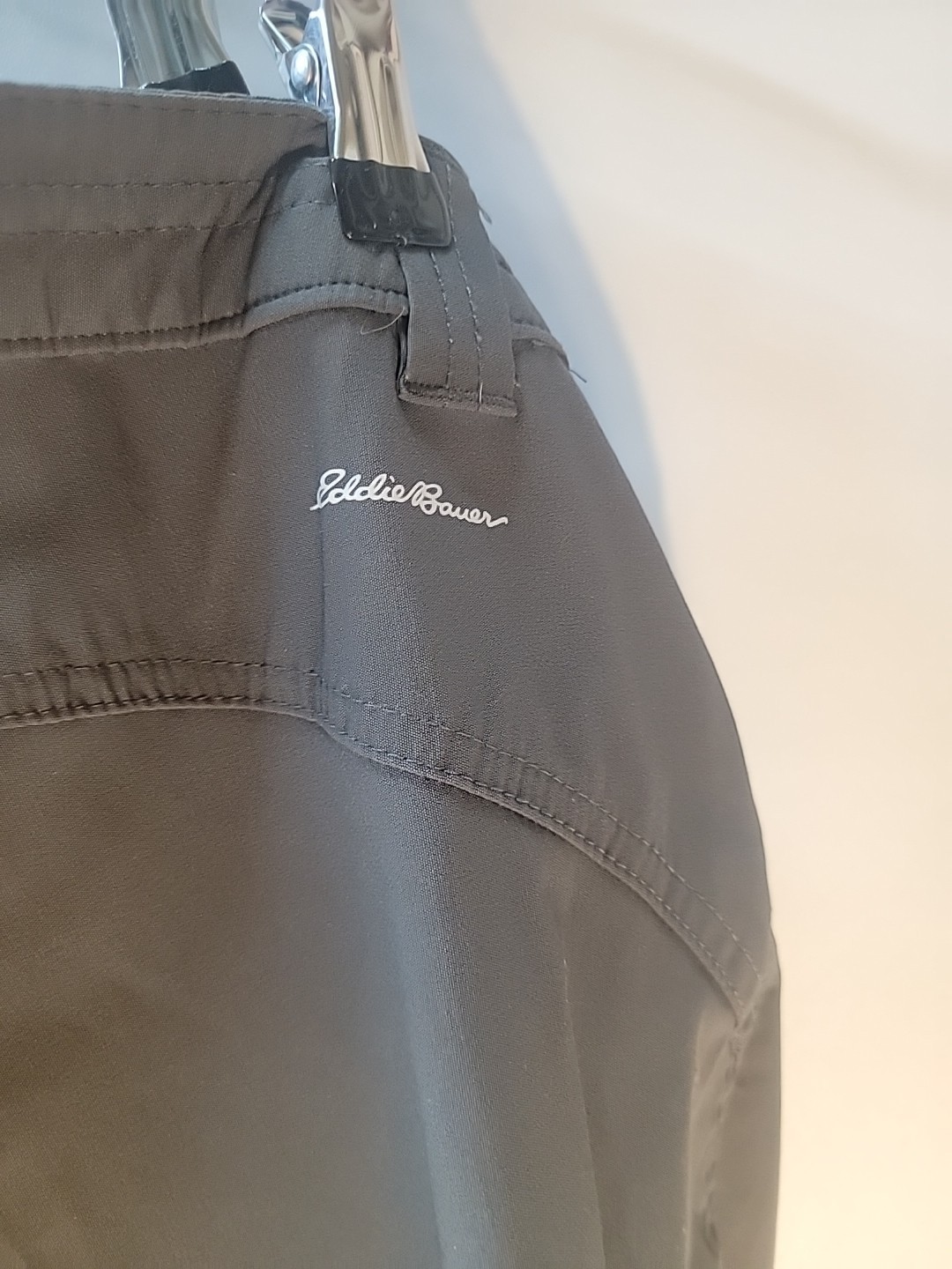 Eddie Bauer Ladies Rainier Capri Pants Gray Size 10 New