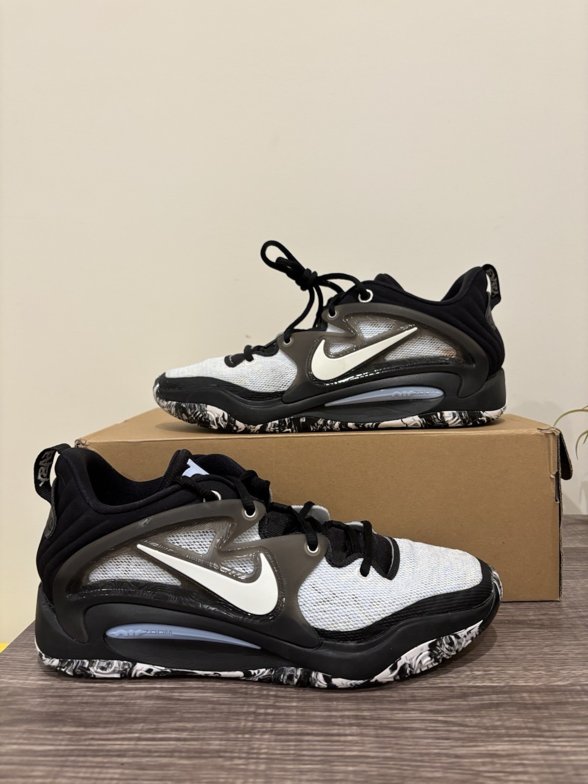 Nike KD 15 Refuge Black White 8.5M