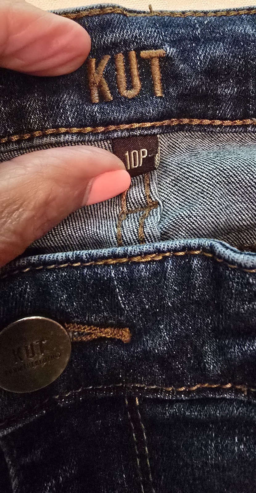 KUT from the Kloth Women’s Bootcut Dark Wash Blue Stretch Jeans 10P Petite