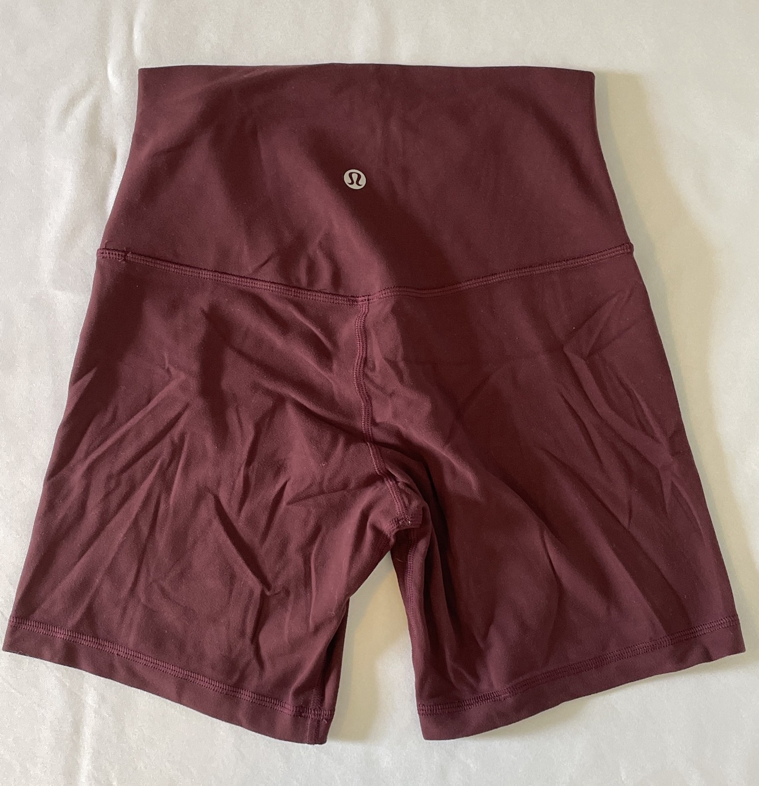 Lululemon Align High Rise Short 6″ Size 4 Burgandy Maroon