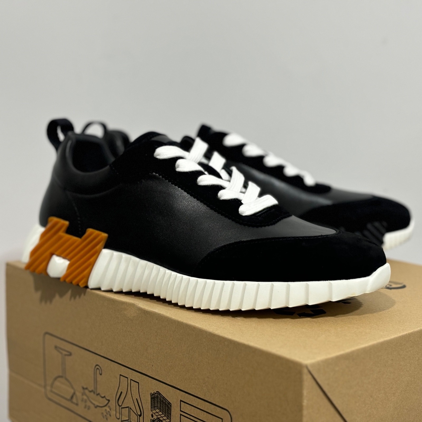 Men Hermes Bouncing Sneakers Black Leather Suede White Rubber Sole Casual Shoes