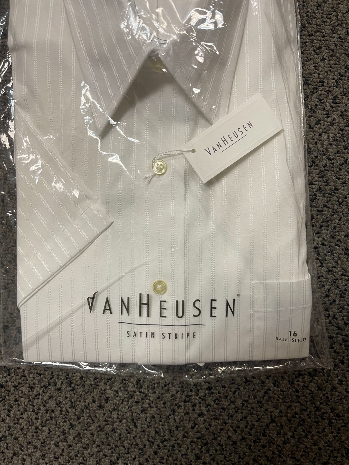 NWT Van Heusen Creme Satin Stripes – Men’s Dress Shirt – Sz 16 – Half Sleeves