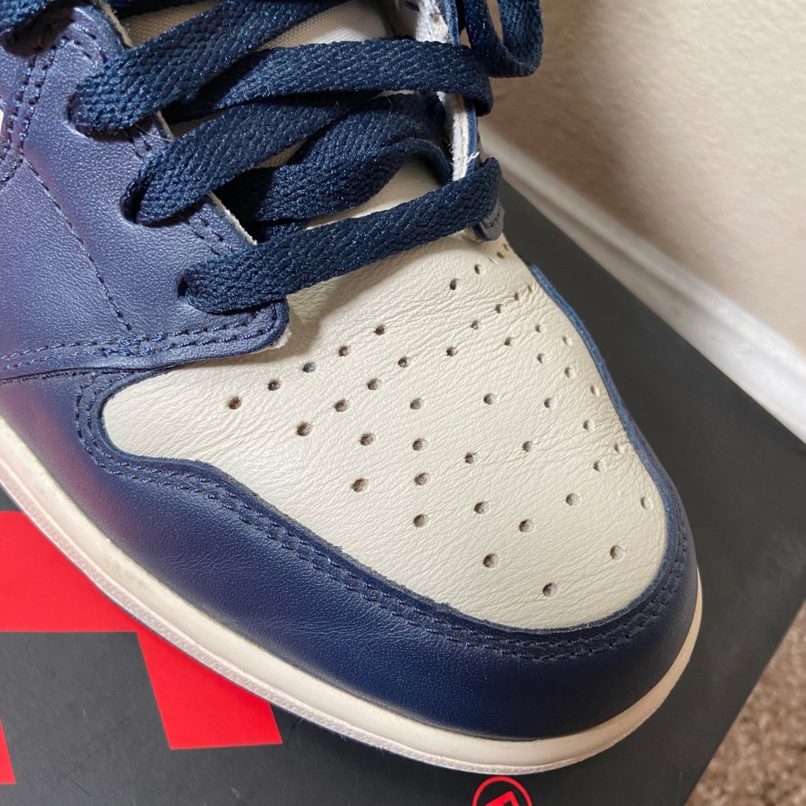Jordan 1 Retro High OG Obsidian 2019 Men Size 10.5 Used with Box 555088-140