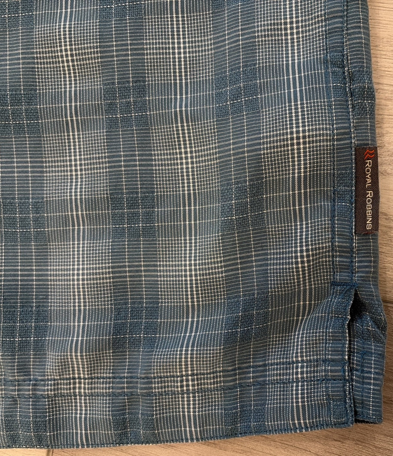 ROYAL ROBBINS MENS XL BLUE PLAID SHORT SLEEVE BUTTON UP SPLIT HEM CAMP SHIRT