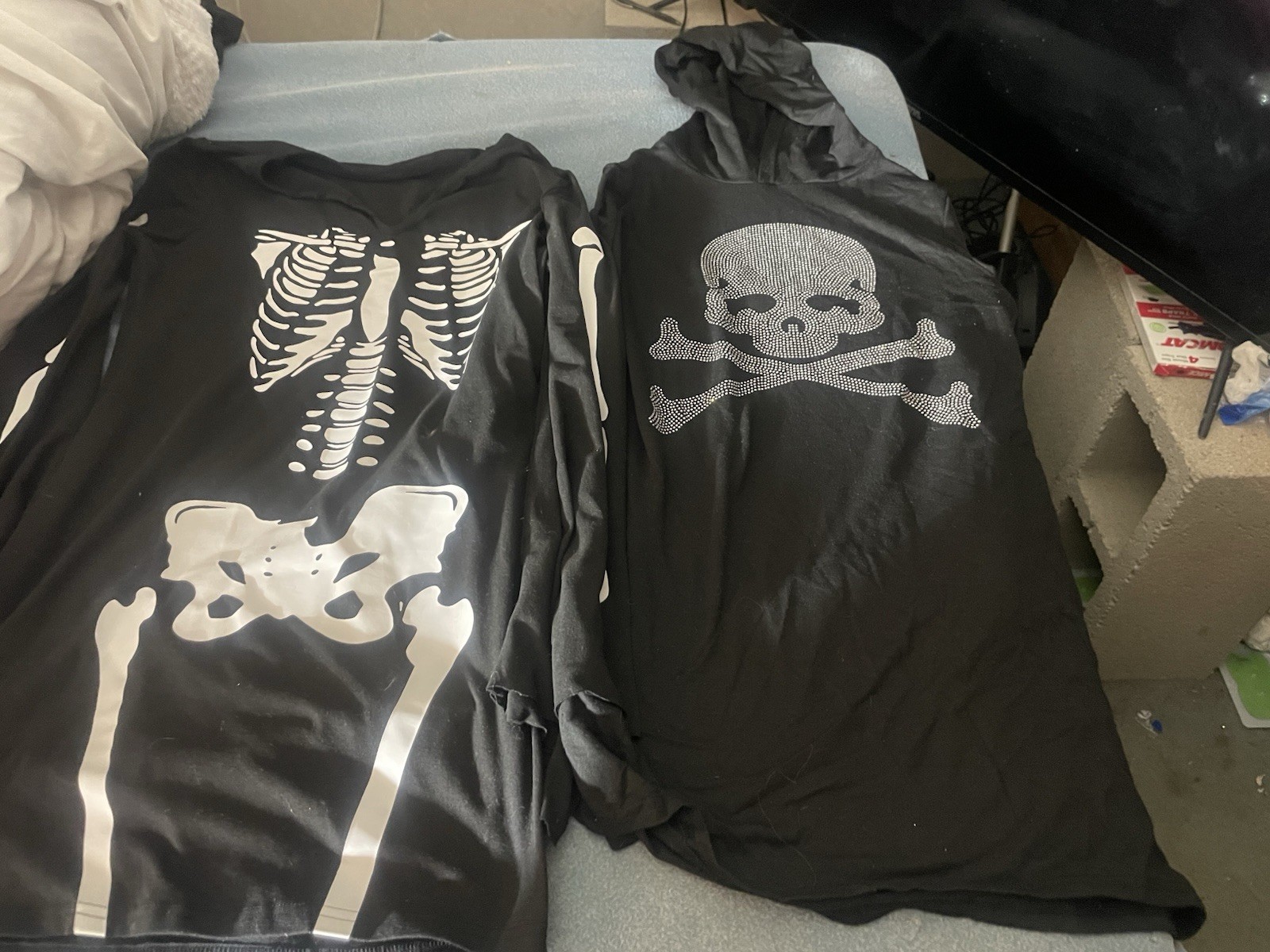 Unisex 2-Pc Skeleton Theme Hoodie Tops Set, Black/White Skull & Crossbones