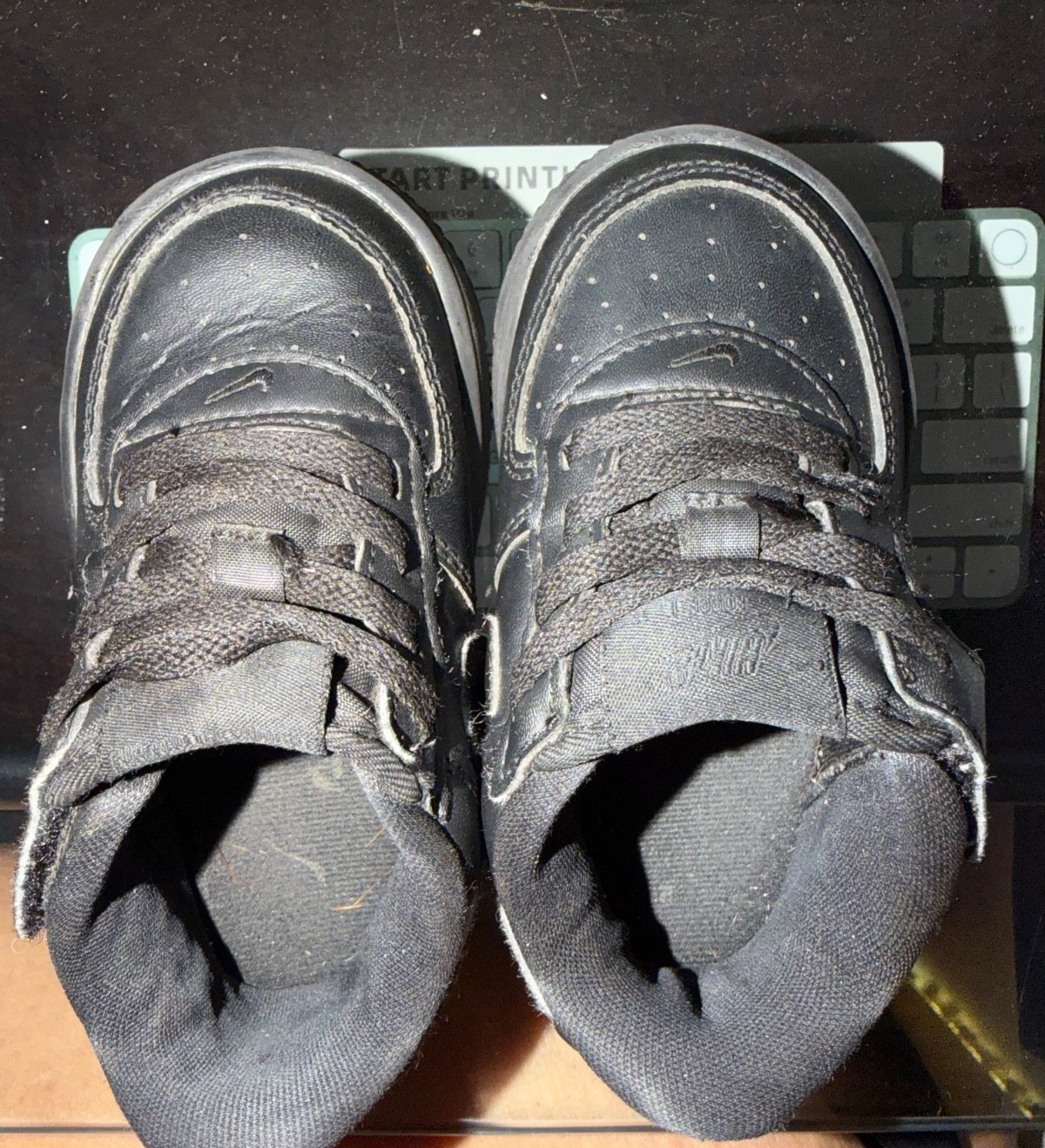Size 7c (GS) – Nike Air Force 1 LE Low Triple Black