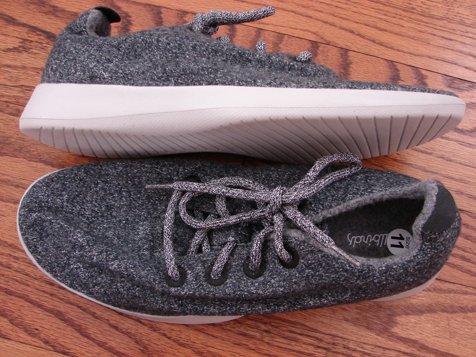 NWOB Medium Grey Classic Wool Runner from Allbirds, Size 11