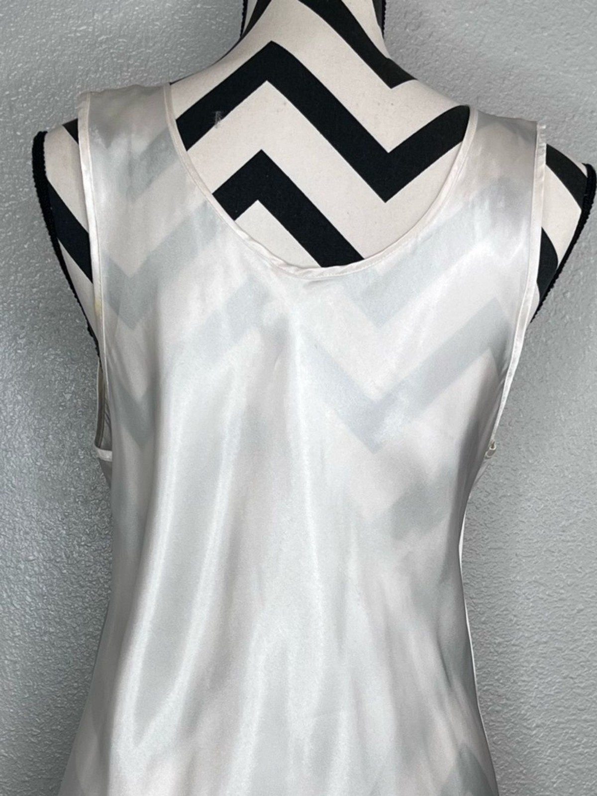 Vintage Sz XL Coquette Y2K Lace Neck Sleeveless Stain Camisole Top