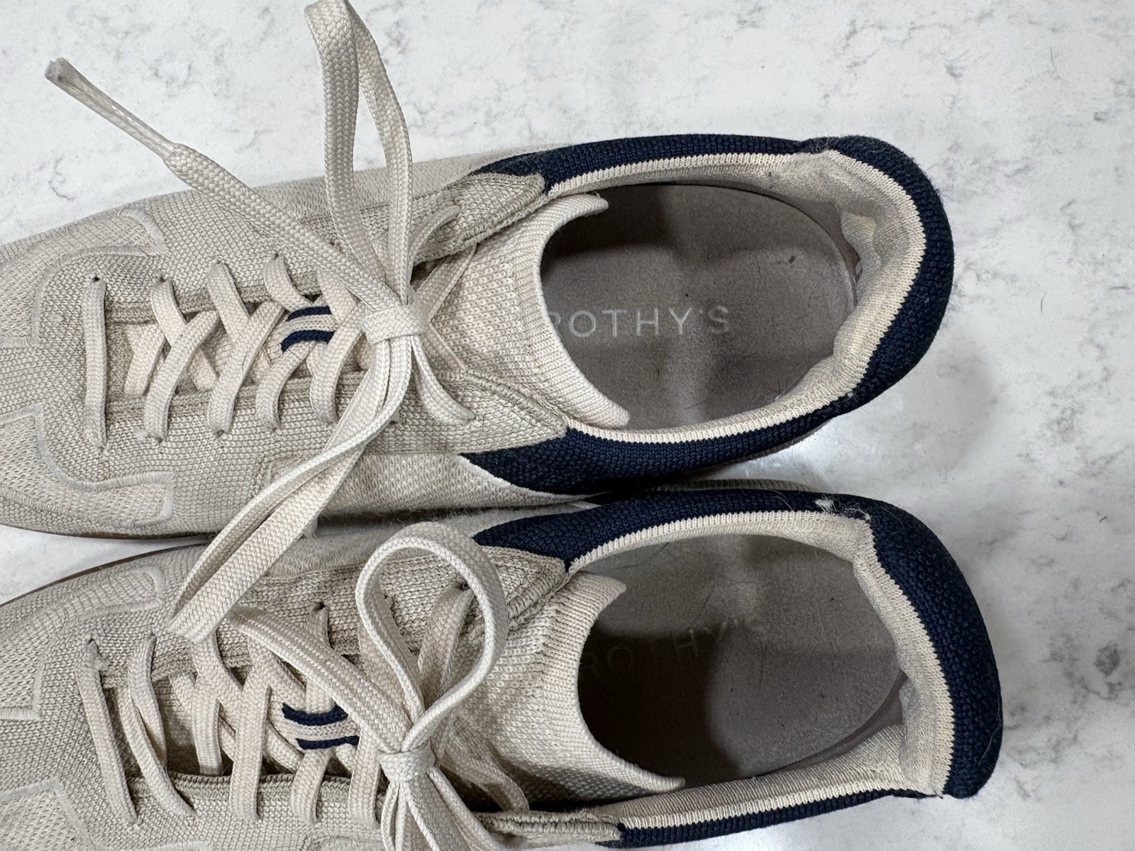 Rothy’s Men’s RS01 Casual Sneakers Beige Navy Blue Knit, Gum Sole, Size 11
