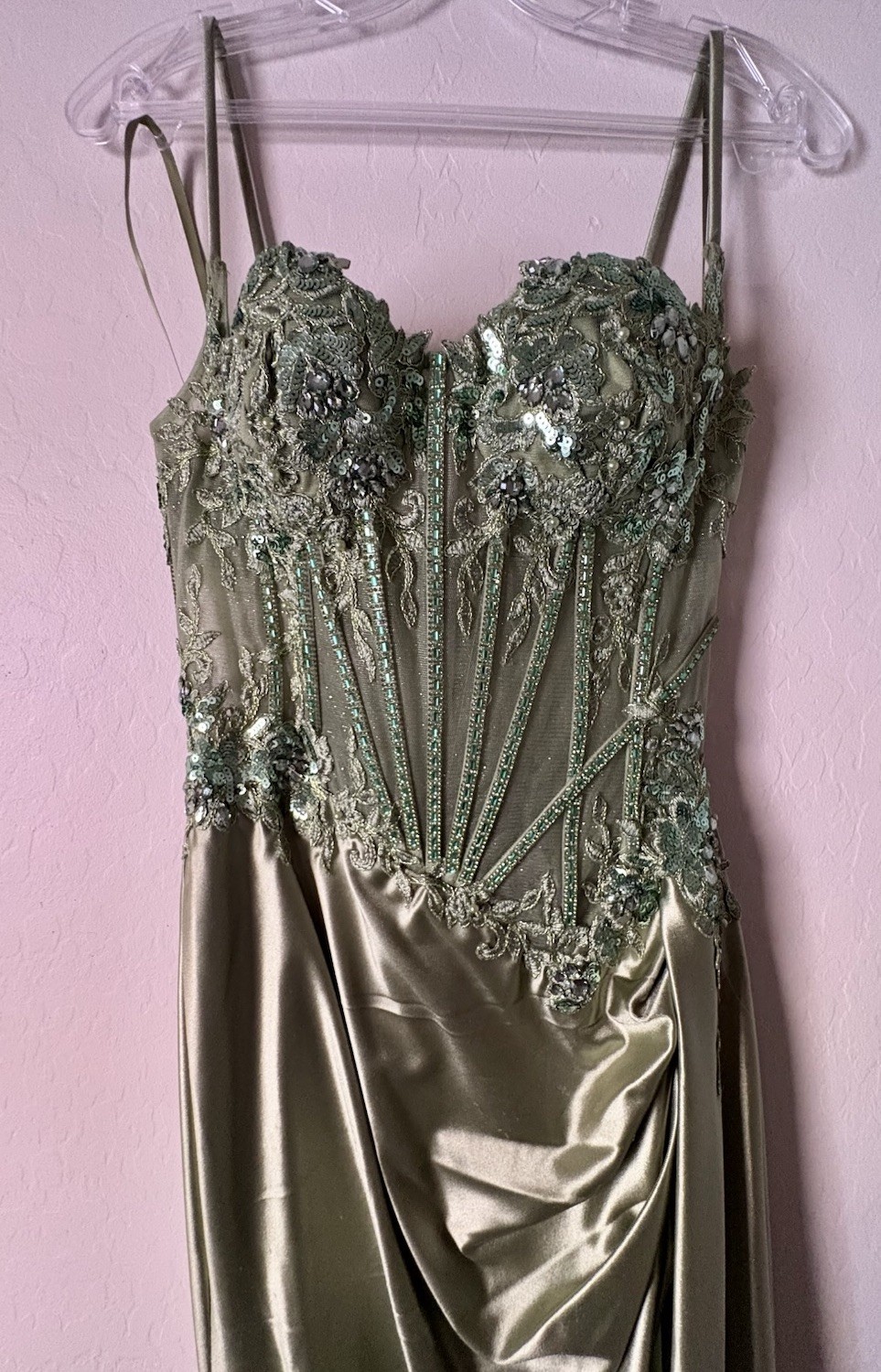 Embellished Lace & Satin Fitted Green Gown By Ladivine By Cinderella Divine